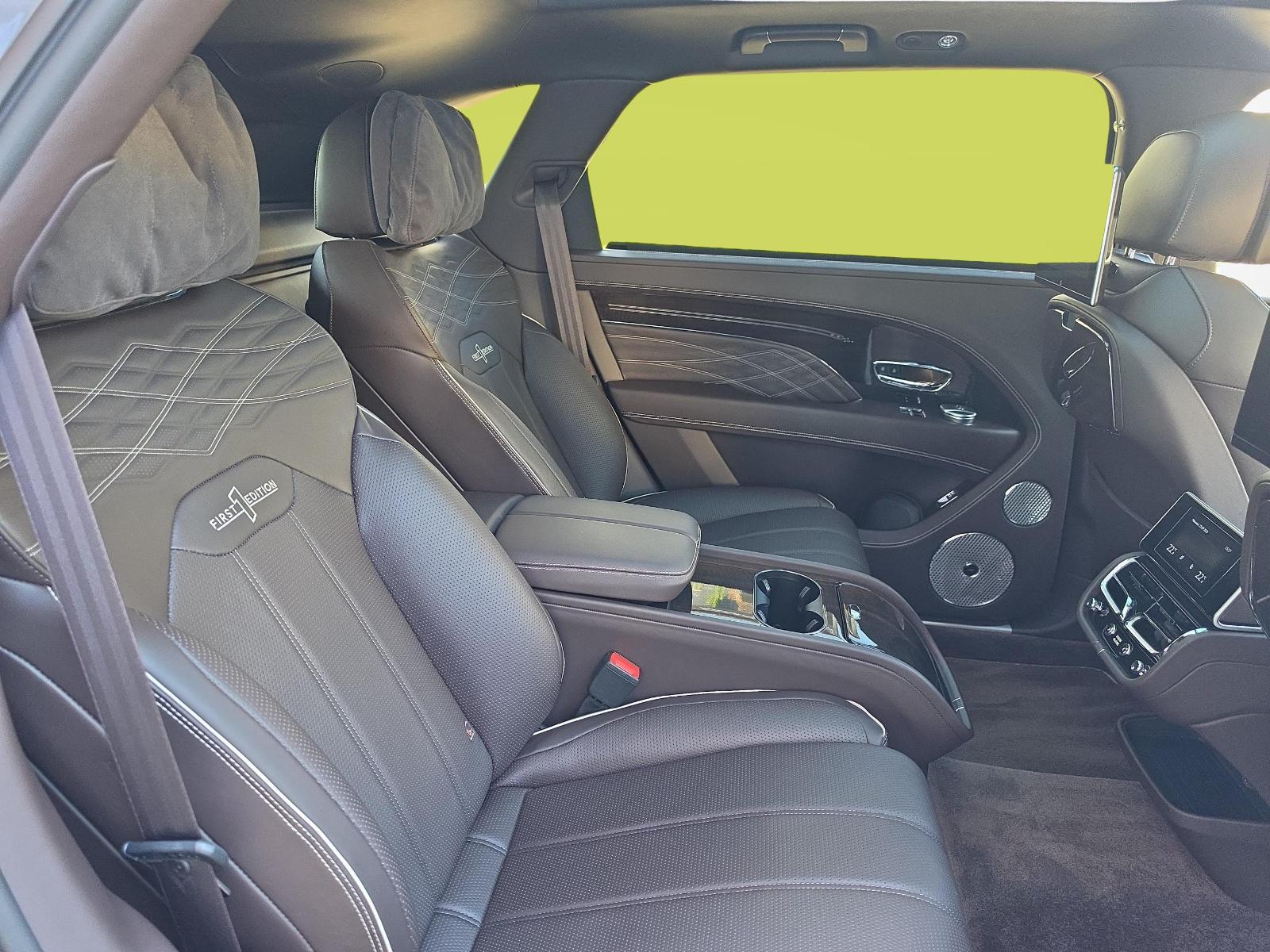 BENTLEY Bentayga 4.0 V8 EWB Azure-image-12
