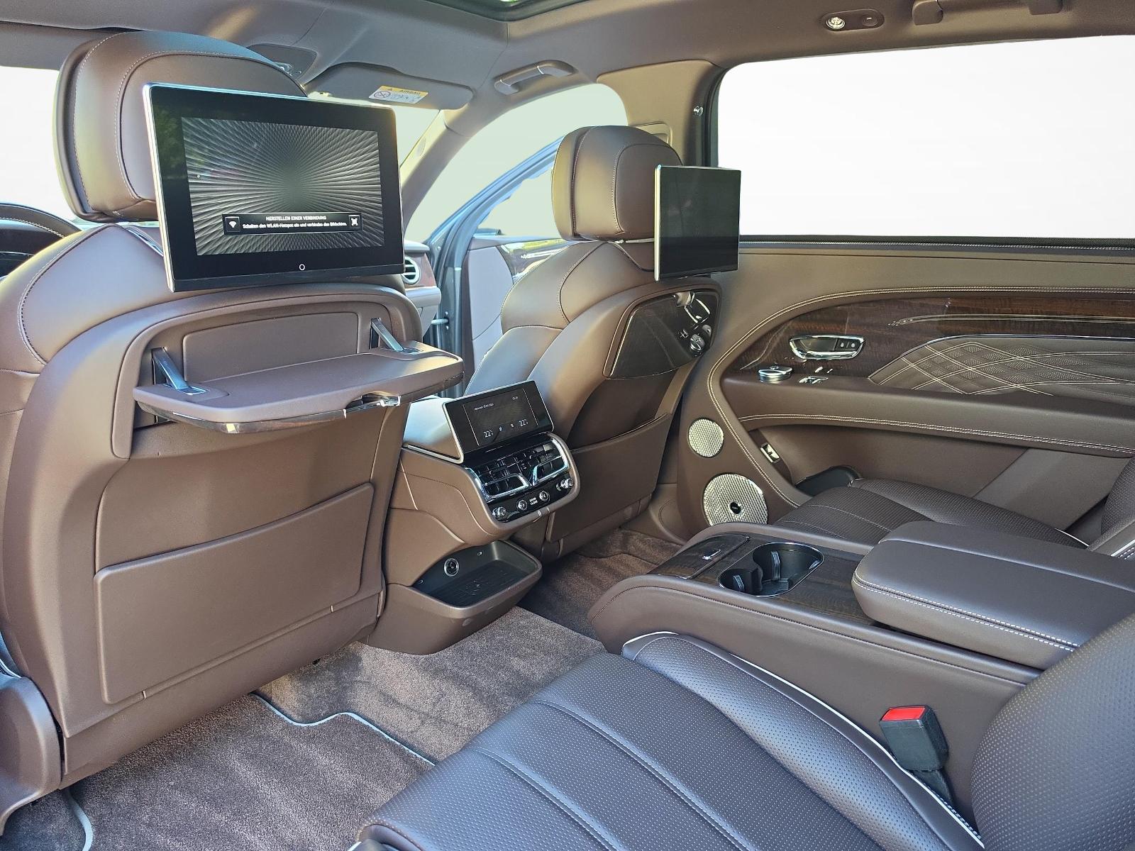 BENTLEY Bentayga 4.0 V8 EWB Azure-image-13