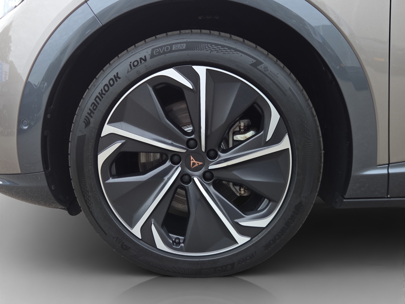 CUPRA Tavascan Type 8 77 kWh VZ-image-14