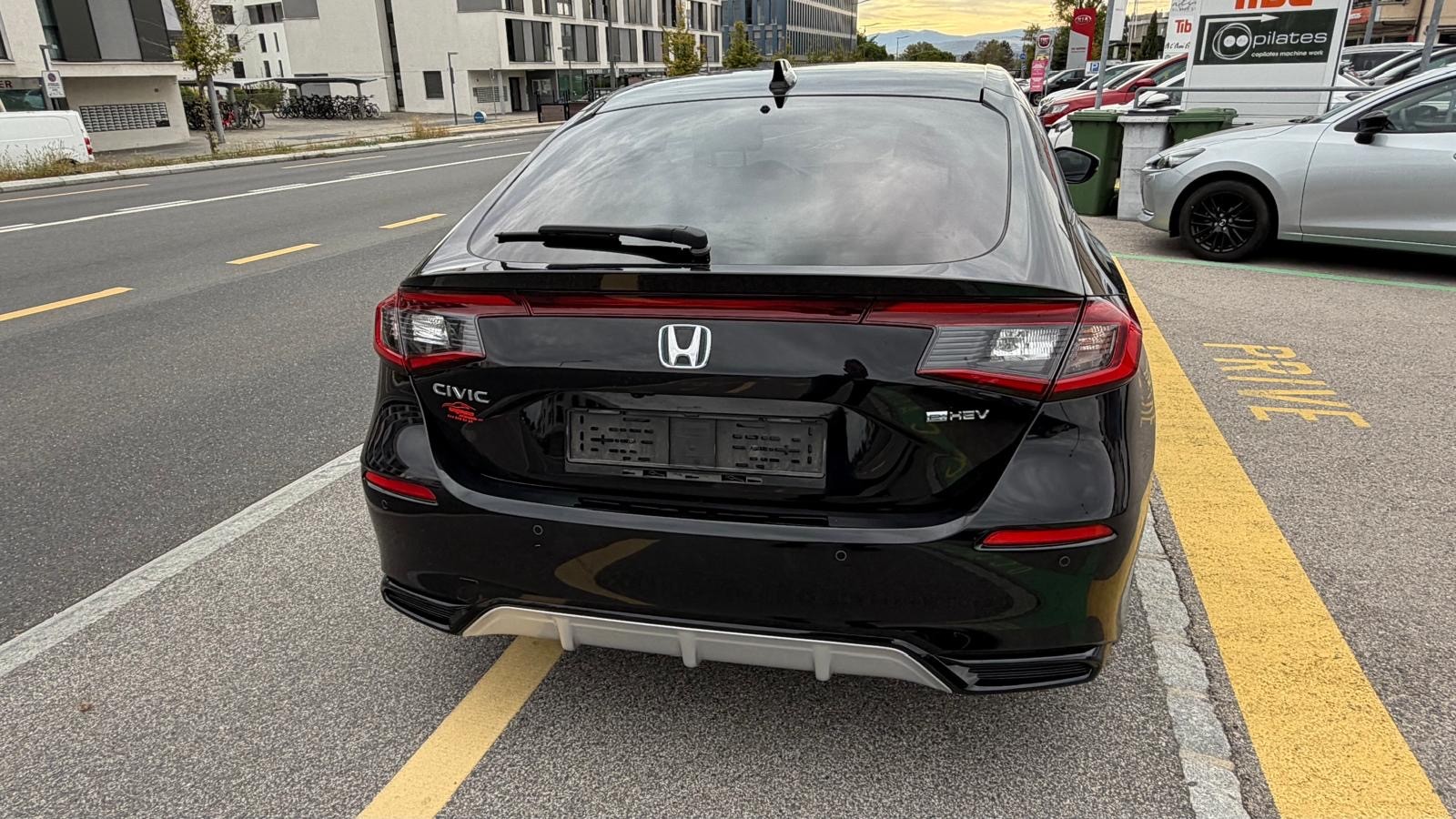 HONDA Civic 2.0 i-MMD HEV Sport - 184 CV - Totalement Hybride - Rabais 90% sur la Taxe des plaques annuel !-image-12