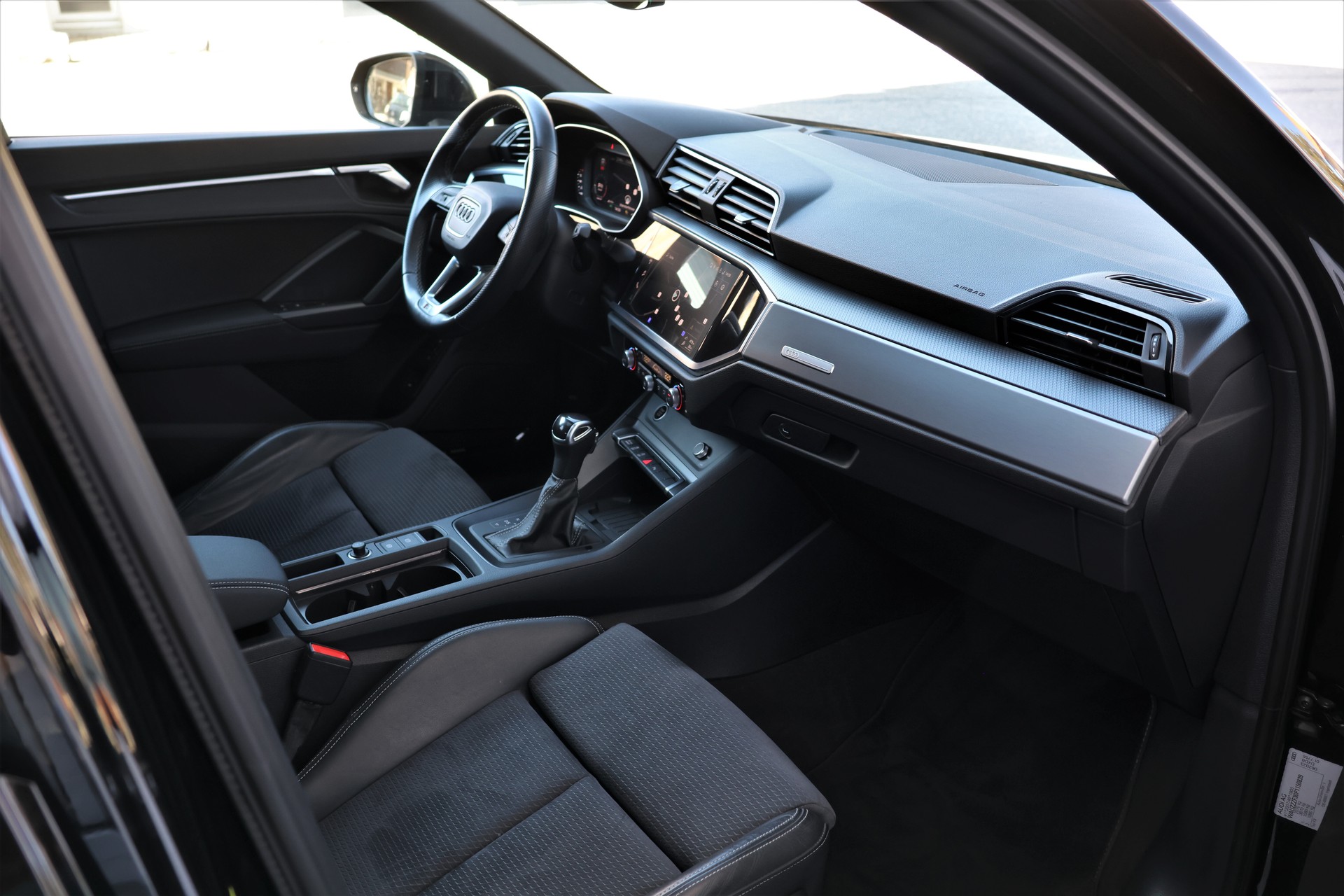 AUDI Q3 Sportback 35 TFSI S line Attraction S-tronic (CH)-image-21