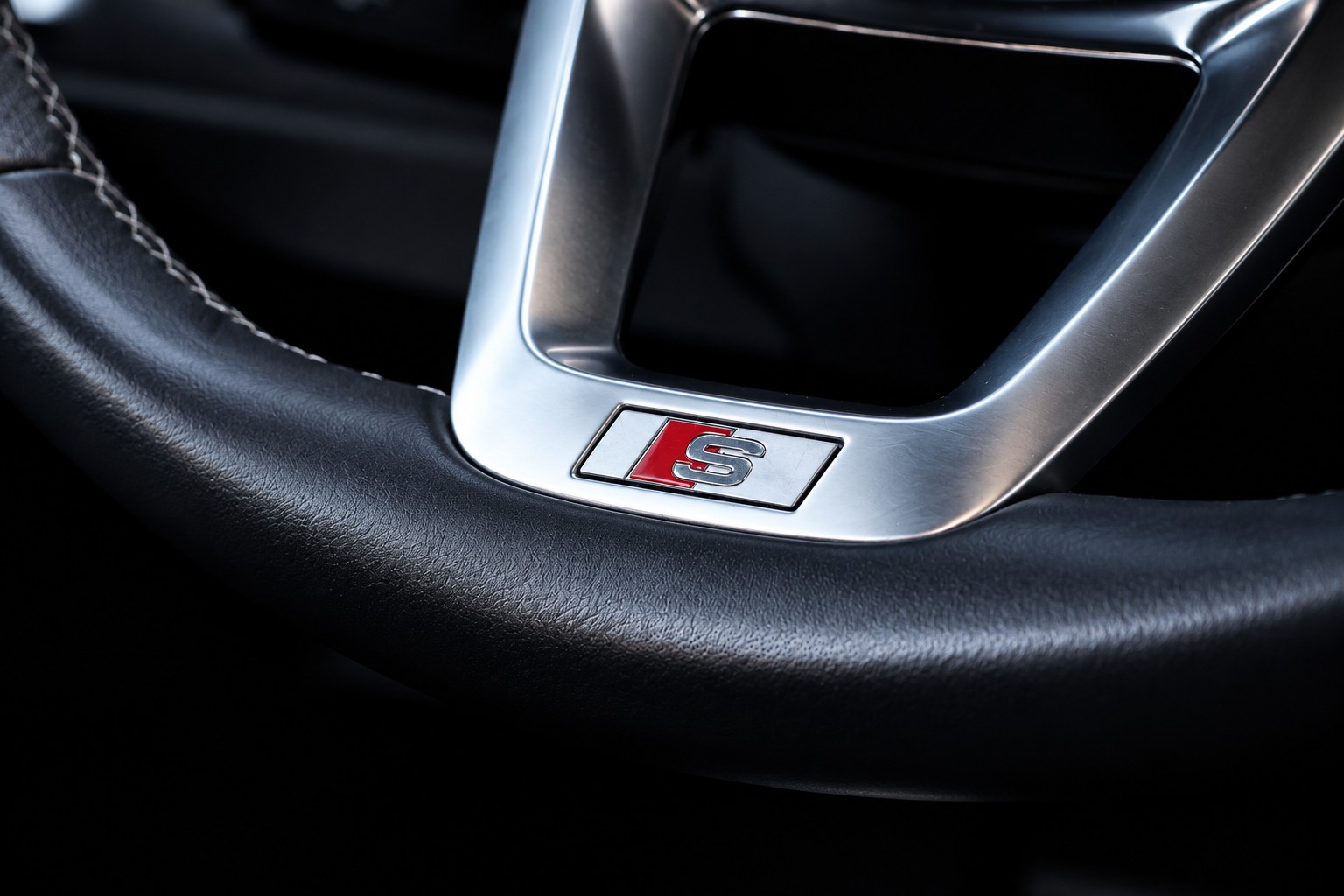 AUDI Q3 Sportback 35 TFSI S line Attraction S-tronic (CH)-image-19