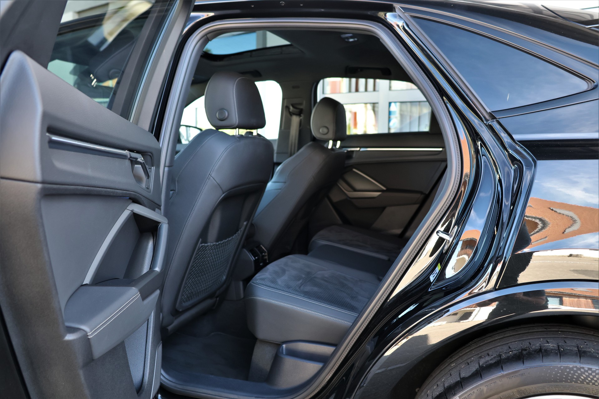 AUDI Q3 Sportback 35 TFSI S line Attraction S-tronic (CH)-image-14