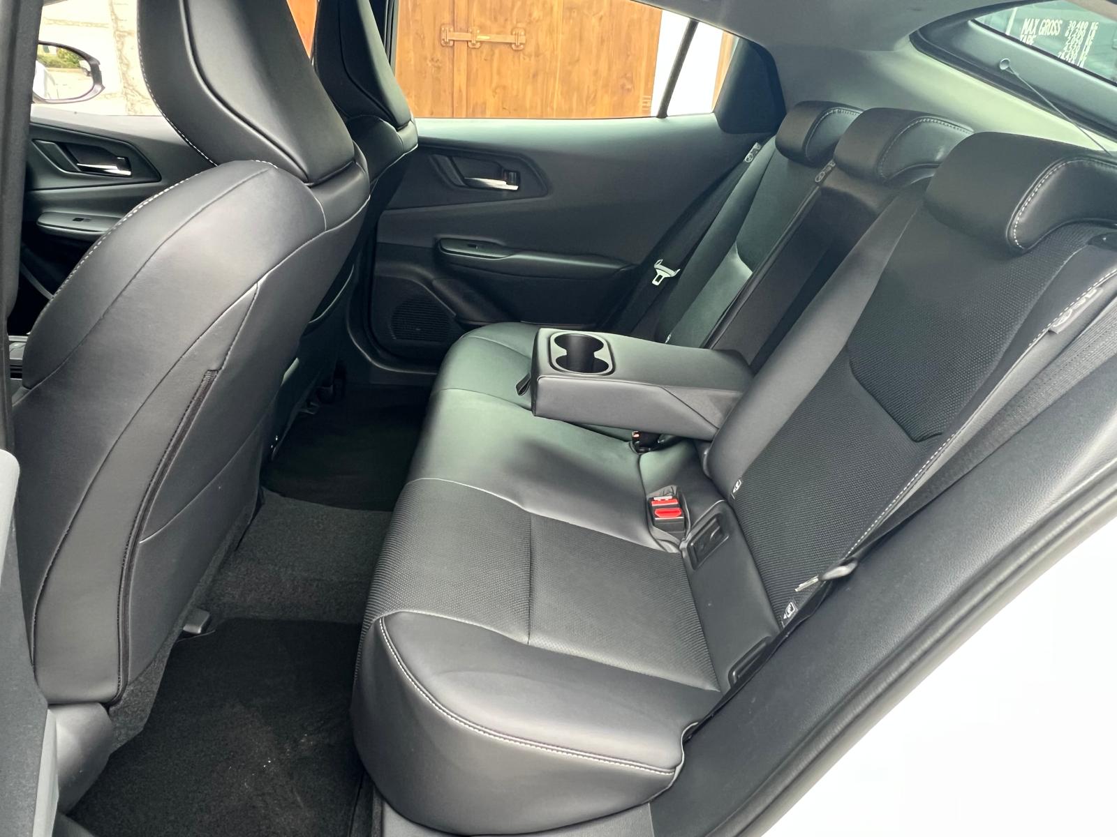 TOYOTA 2.0 Plug-In-Hybrid Premium-image-4