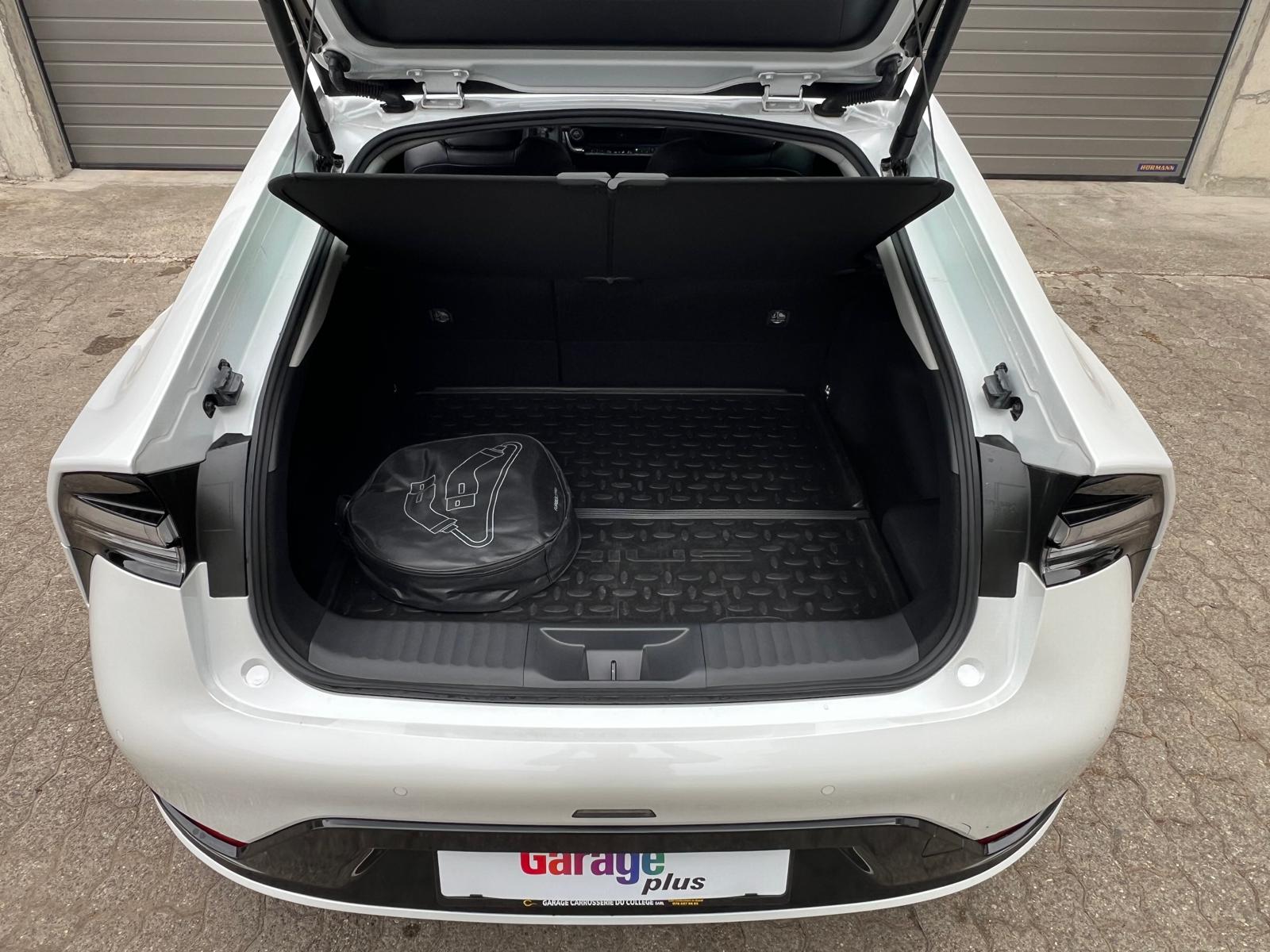 TOYOTA 2.0 Plug-In-Hybrid Premium-image-5