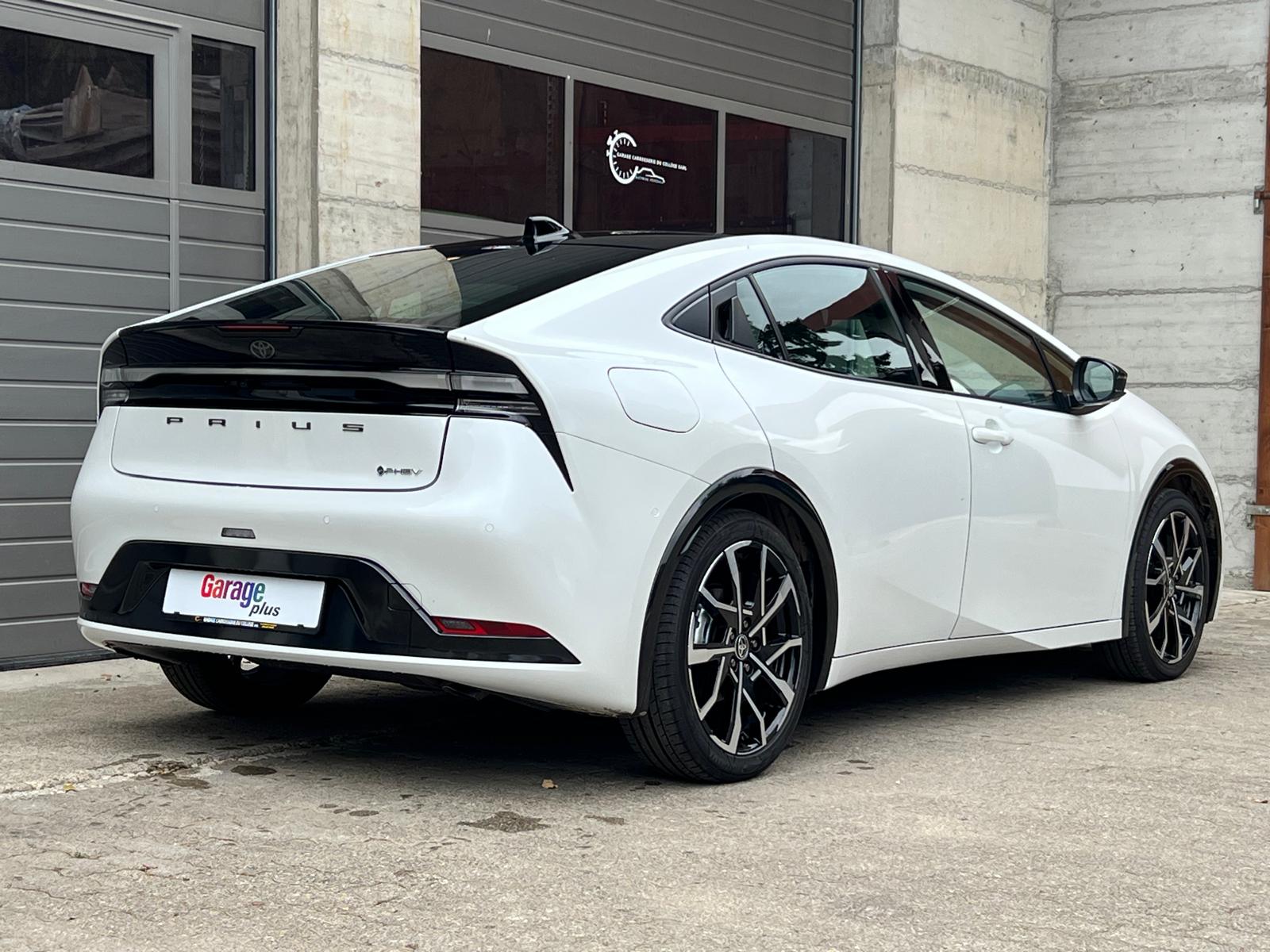 TOYOTA 2.0 Plug-In-Hybrid Premium-image-1