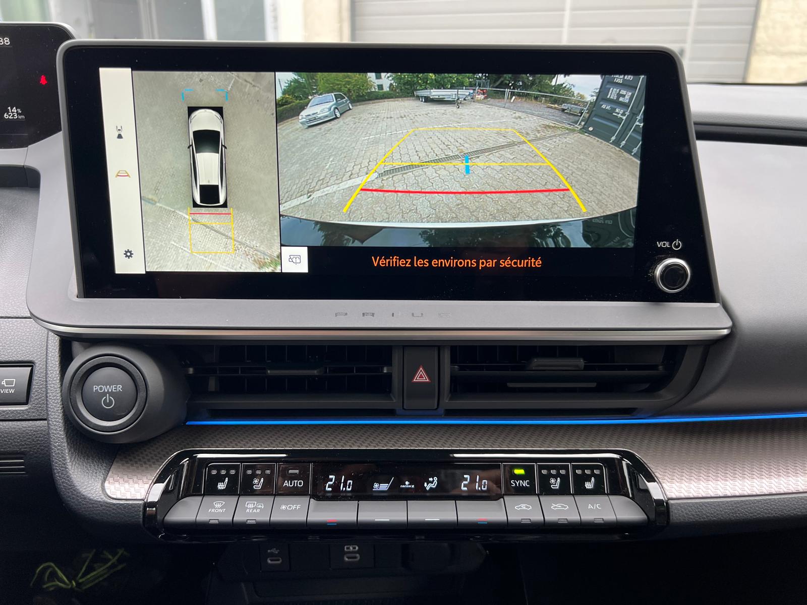 TOYOTA 2.0 Plug-In-Hybrid Premium-image-3