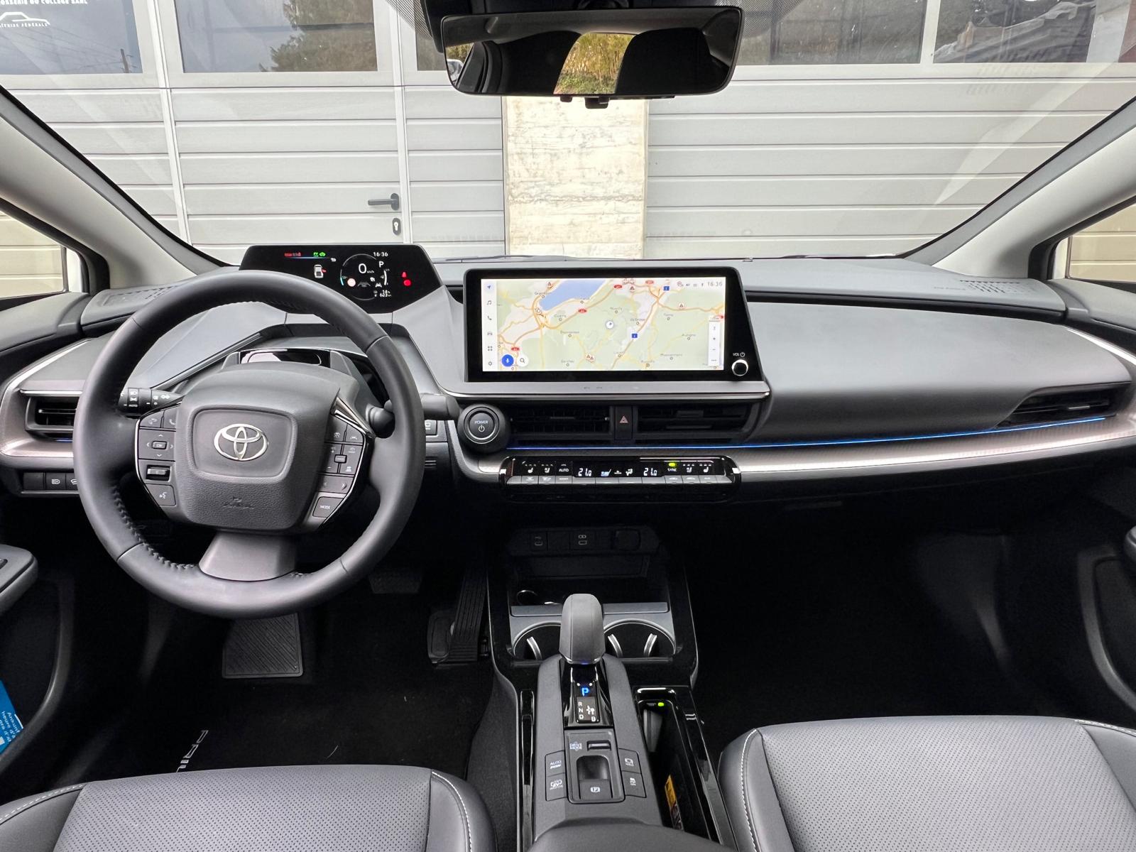 TOYOTA 2.0 Plug-In-Hybrid Premium-image-2