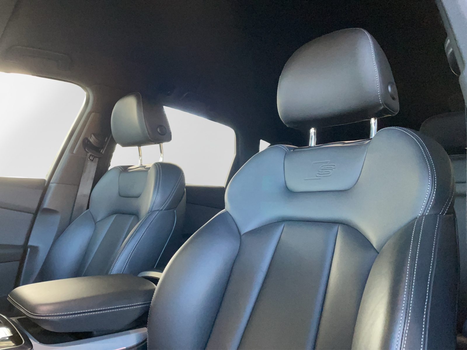 AUDI Q7 SUV 3.0 50 TDI S-Line quattro-image-12