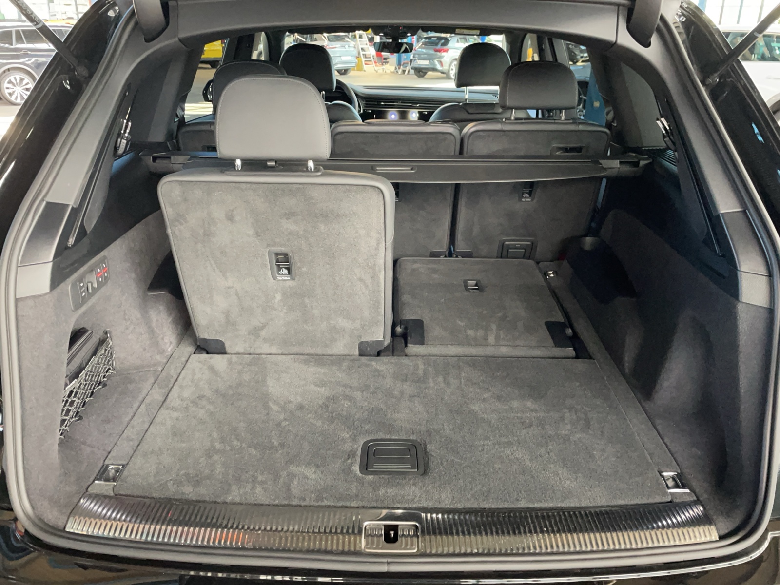 AUDI Q7 SUV 3.0 50 TDI S-Line quattro-image-15