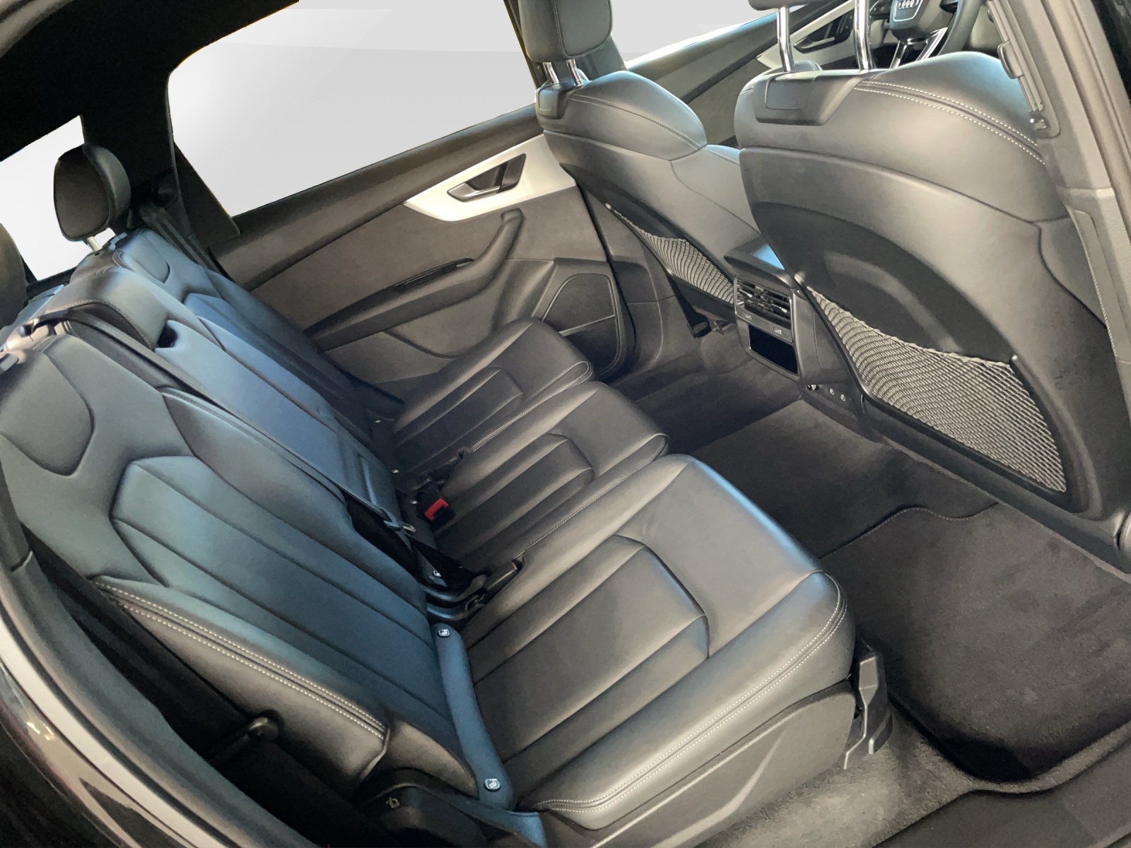 AUDI Q7 SUV 3.0 50 TDI S-Line quattro-image-14