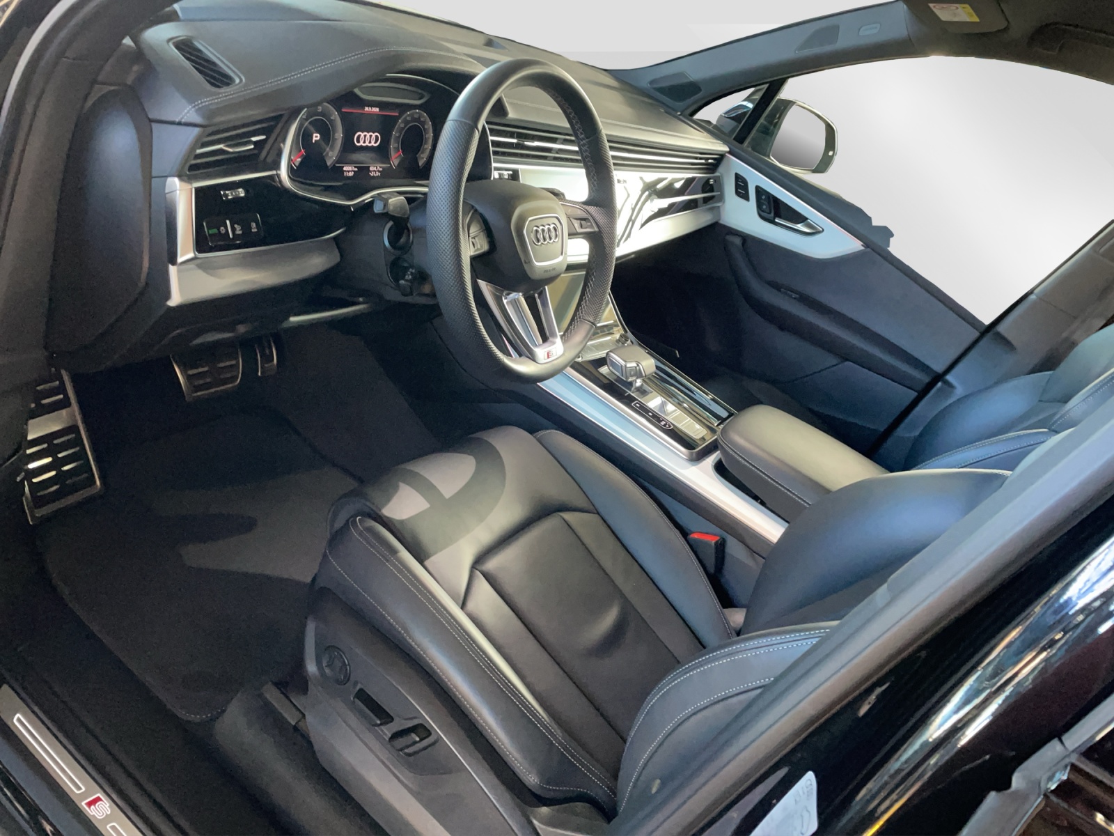 AUDI Q7 SUV 3.0 50 TDI S-Line quattro-image-8