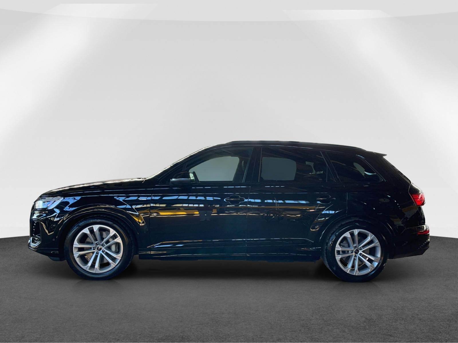 AUDI Q7 SUV 3.0 50 TDI S-Line quattro-image-3