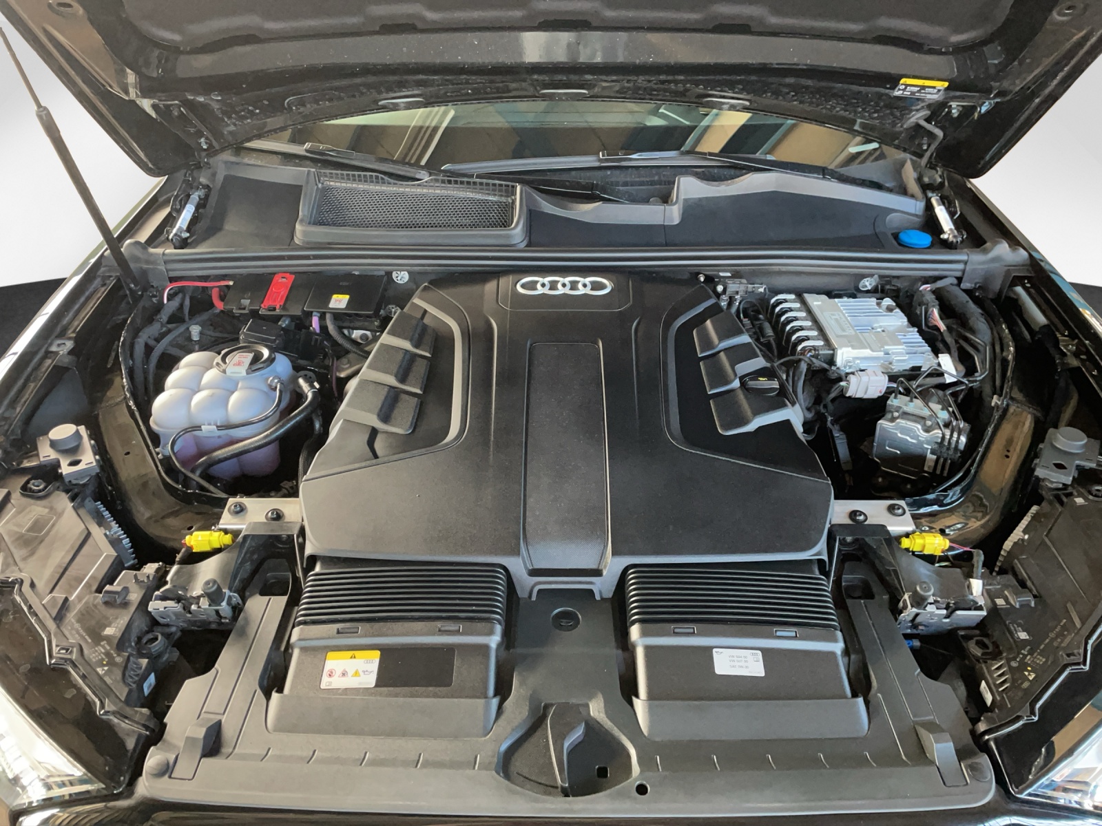 AUDI Q7 SUV 3.0 50 TDI S-Line quattro-image-16
