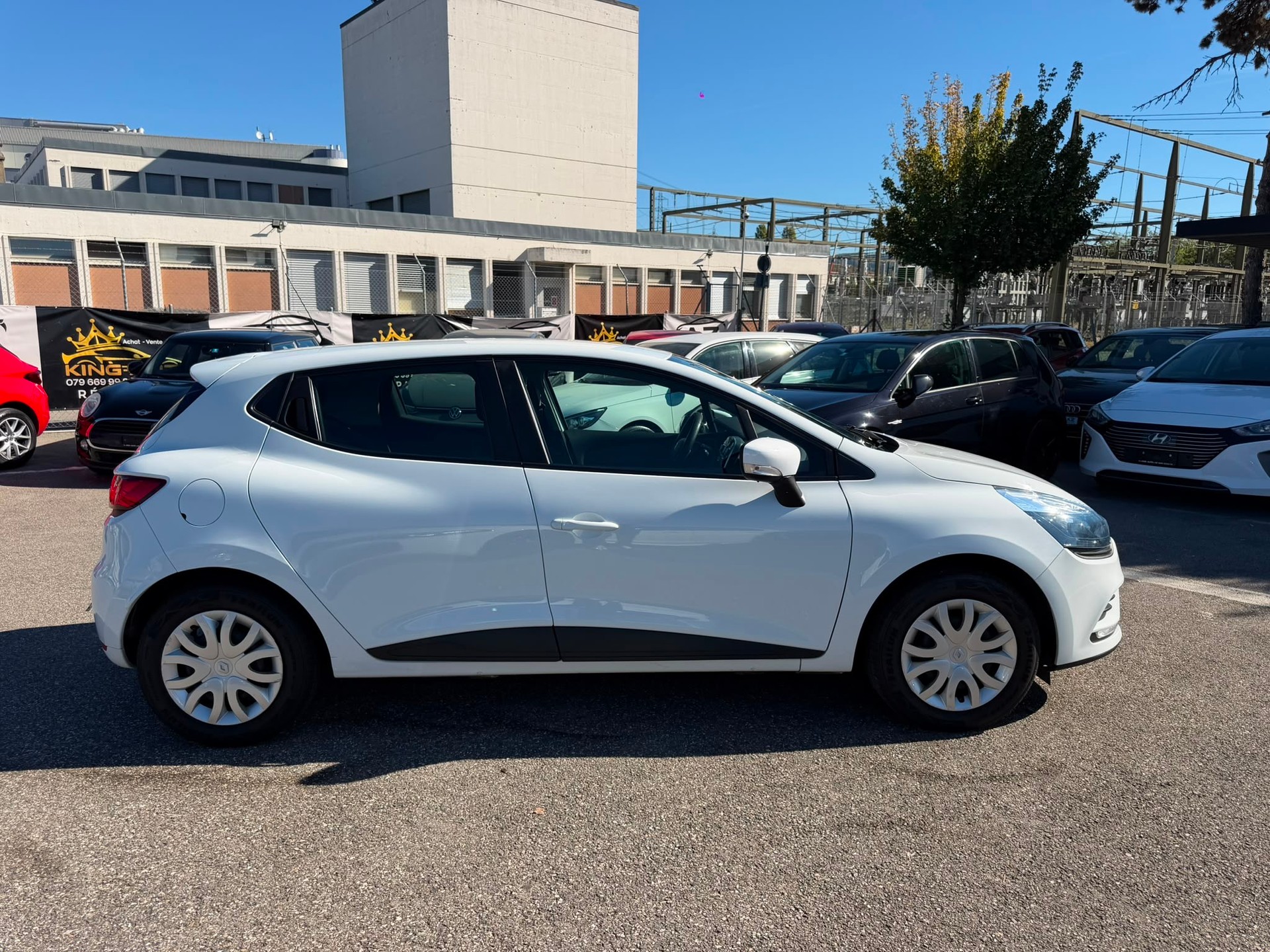 RENAULT Clio 1.2 16V Zen expertiser du jour garantie 2 ans 🇨🇭-image-6