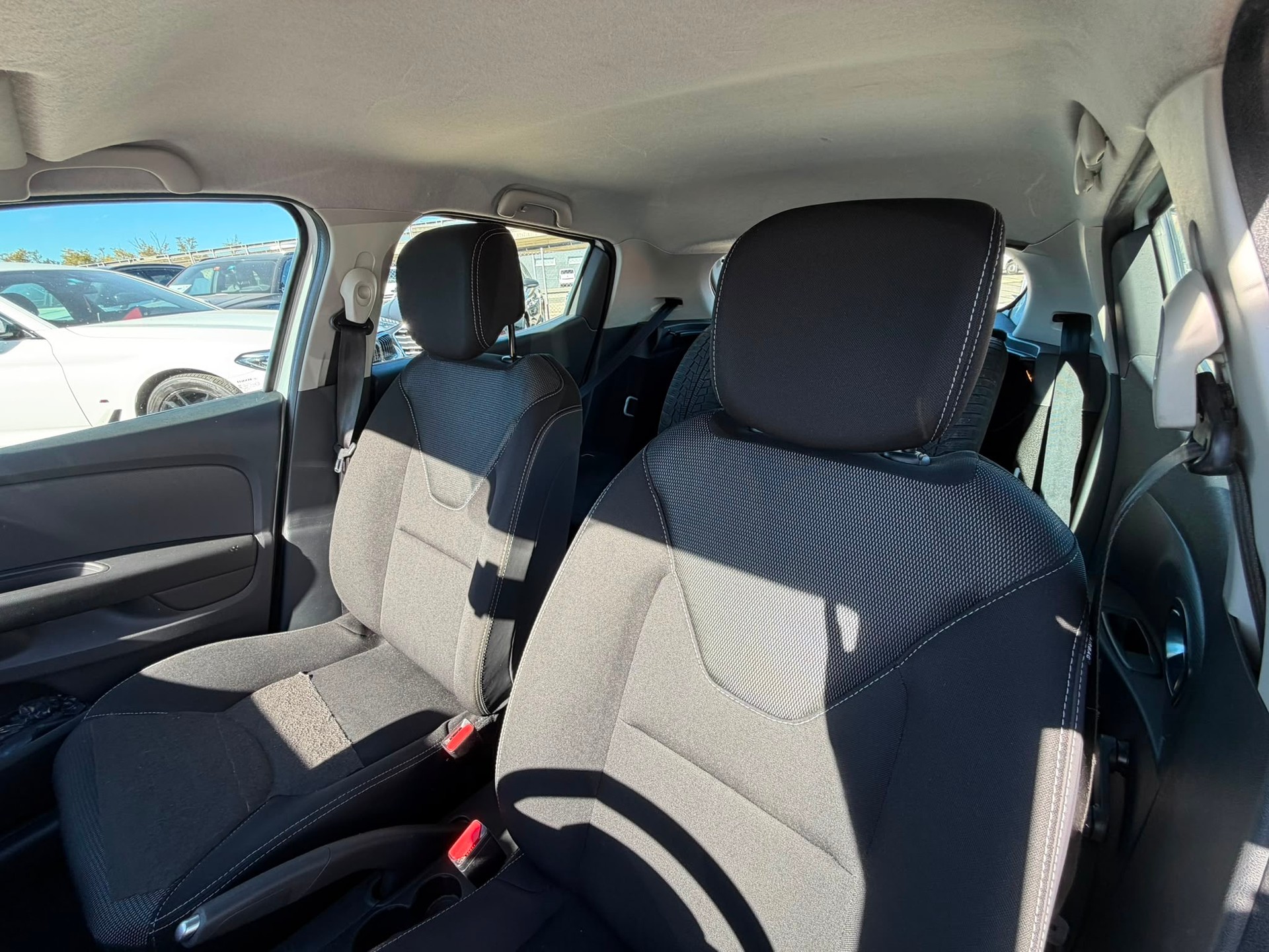 RENAULT Clio 1.2 16V Zen expertiser du jour garantie 2 ans 🇨🇭-image-10