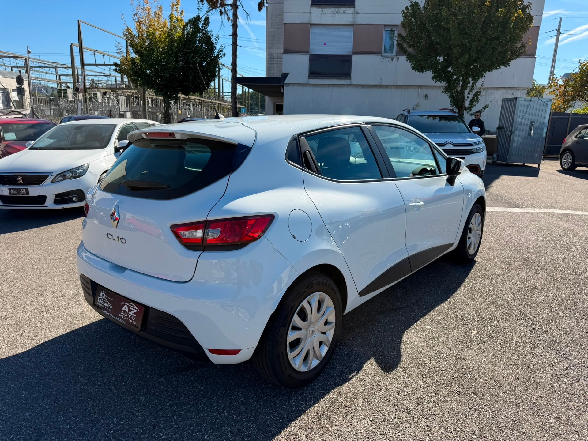 RENAULT Clio 1.2 16V Zen expertiser du jour garantie 2 ans 🇨🇭-image-5