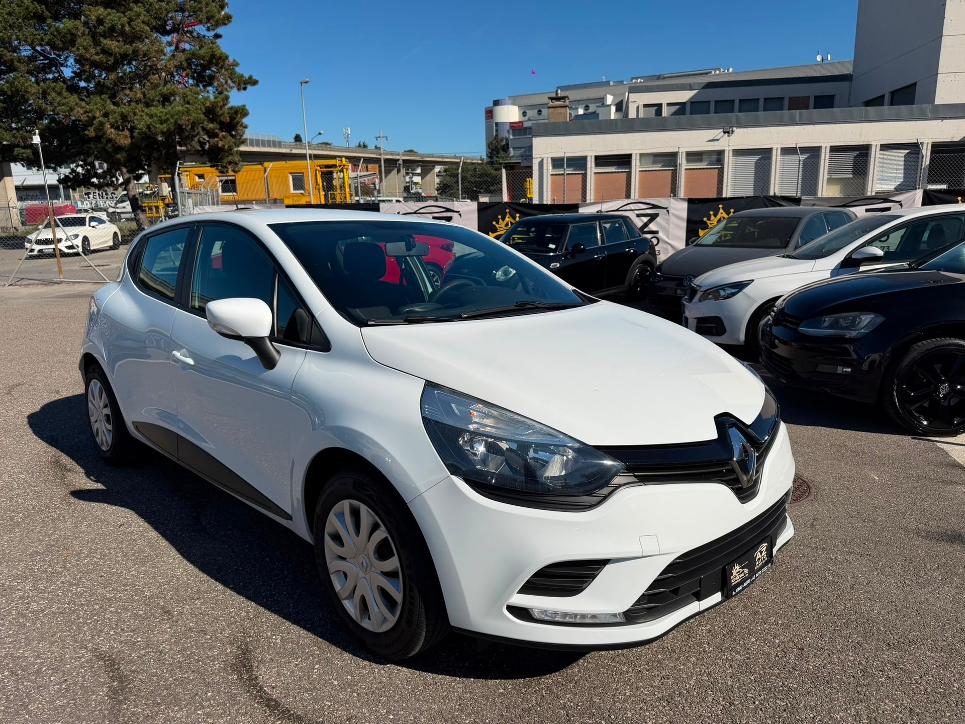 RENAULT Clio 1.2 16V Zen expertiser du jour garantie 2 ans 🇨🇭-image-7