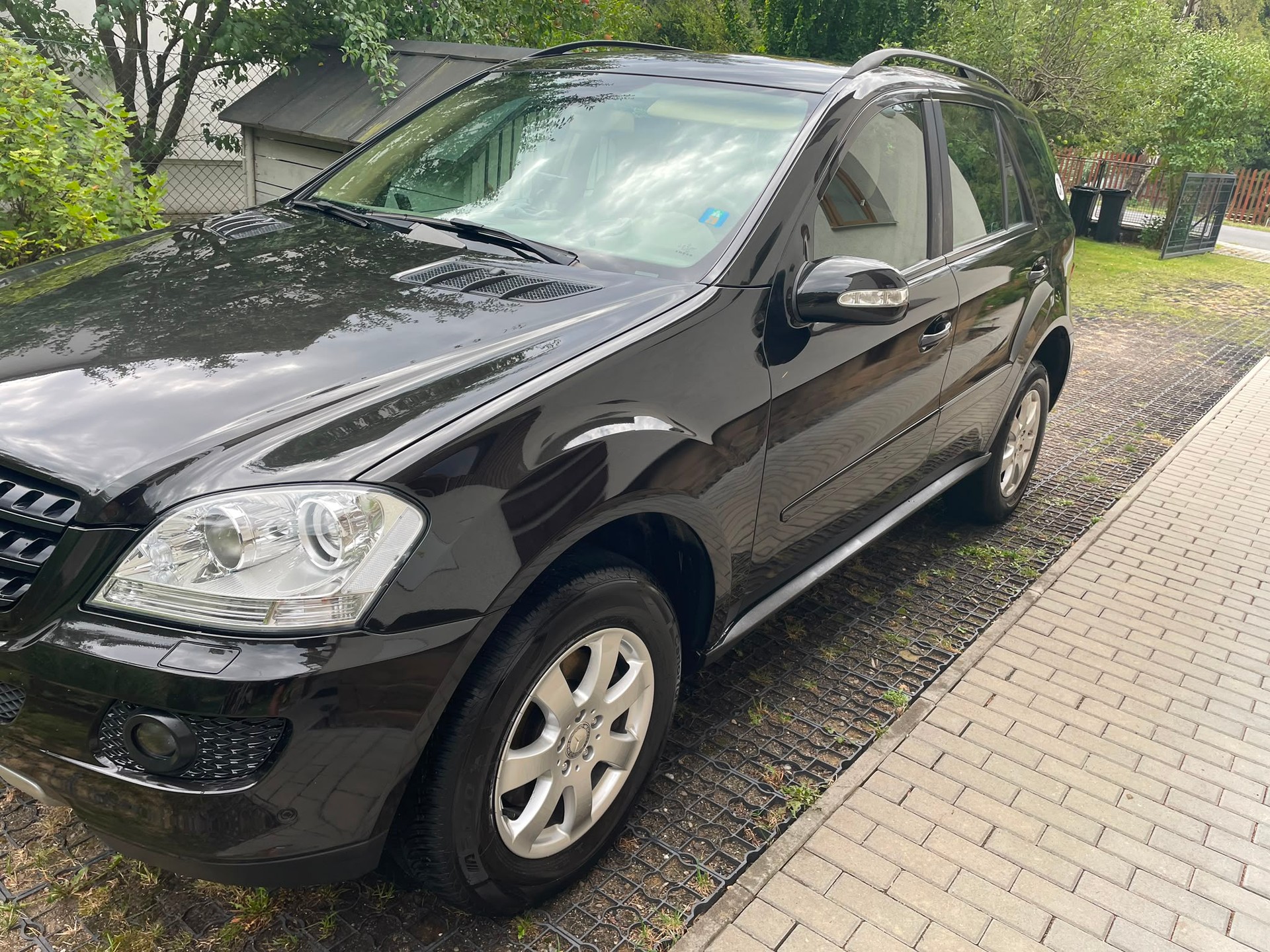MERCEDES-BENZ ML 320-image-1