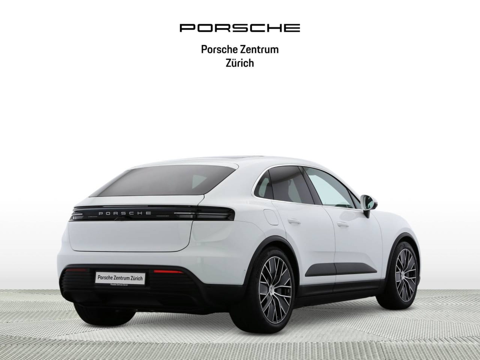 PORSCHE Macan 4S-image-1