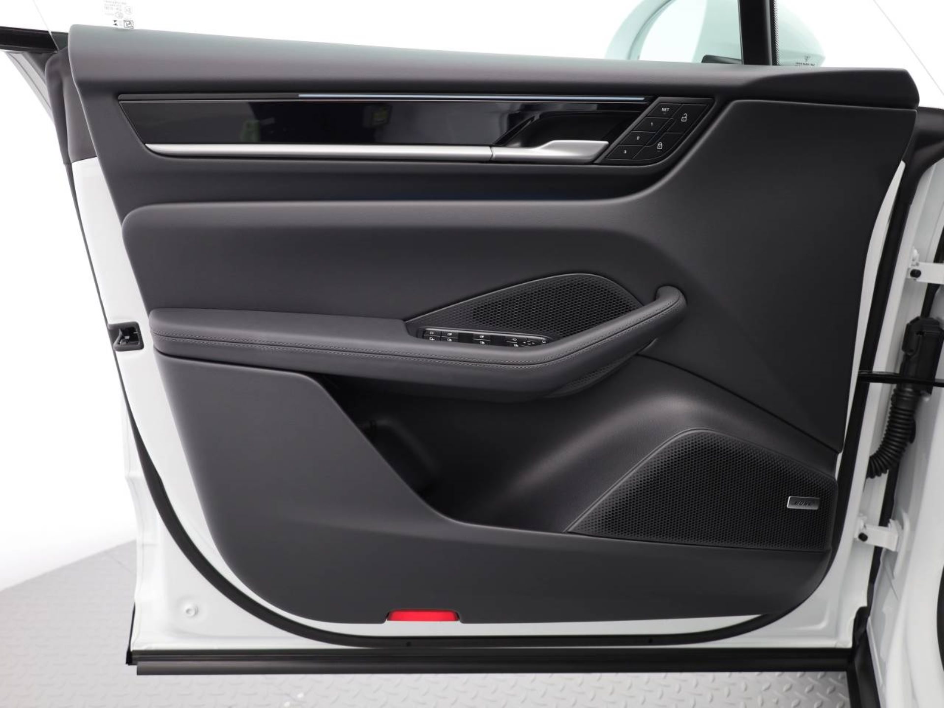 PORSCHE Macan 4S-image-17