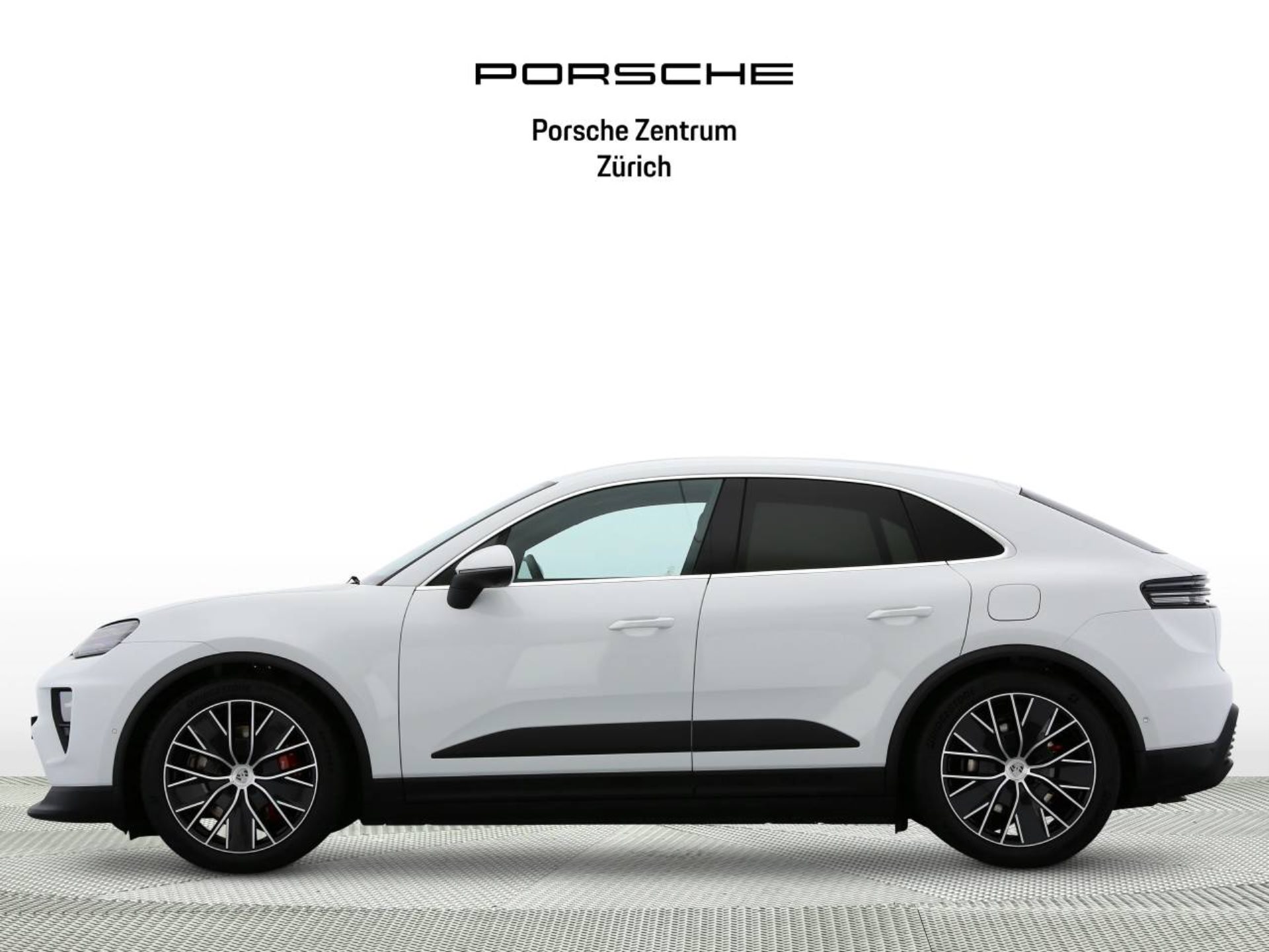 PORSCHE Macan 4S-image-5
