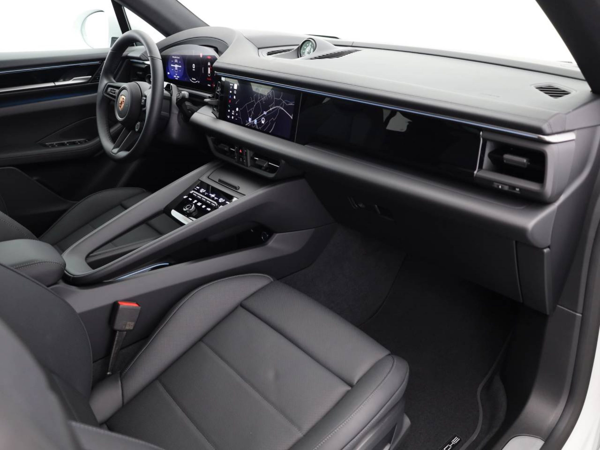 PORSCHE Macan 4S-image-10