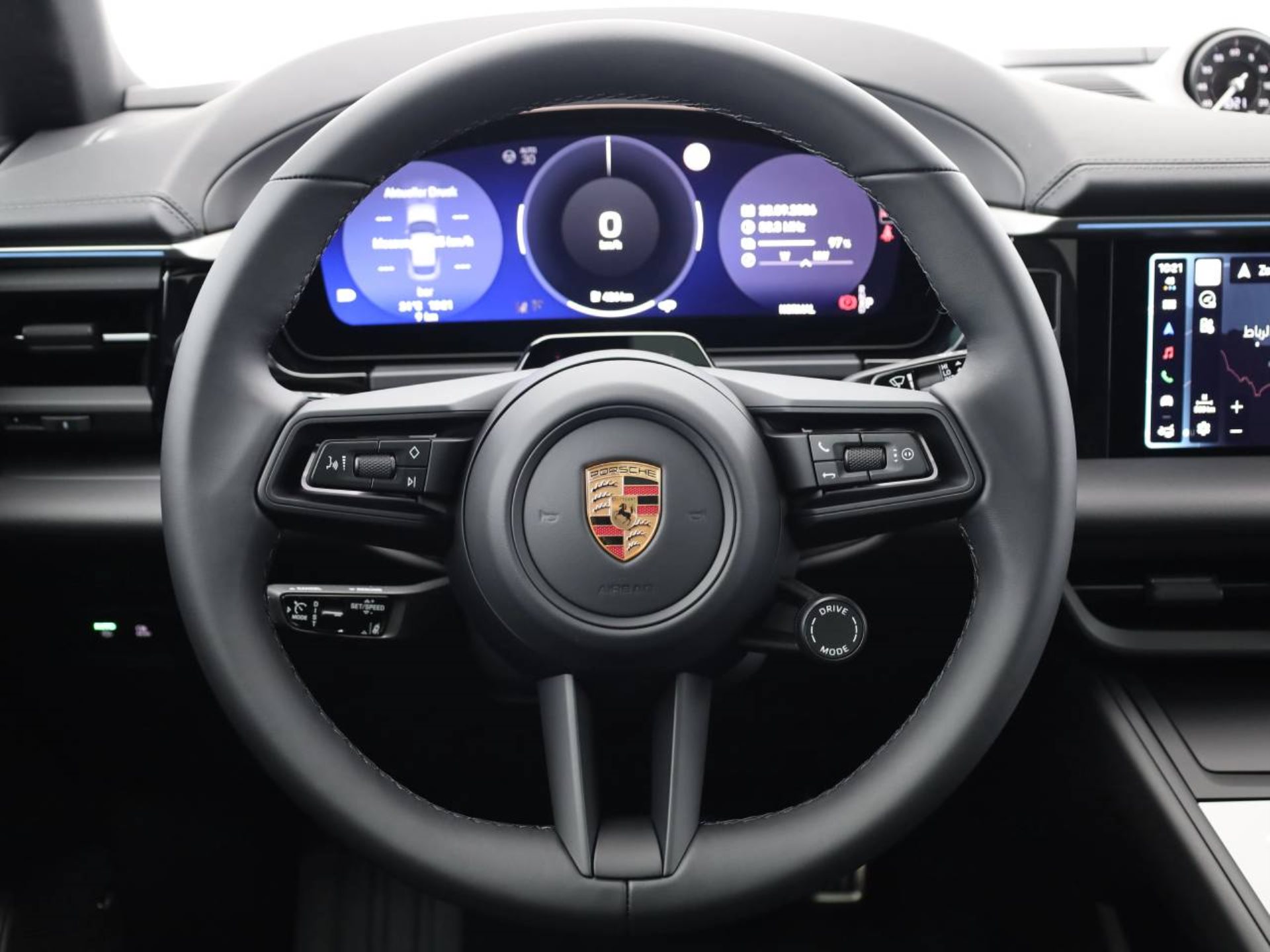 PORSCHE Macan 4S-image-3