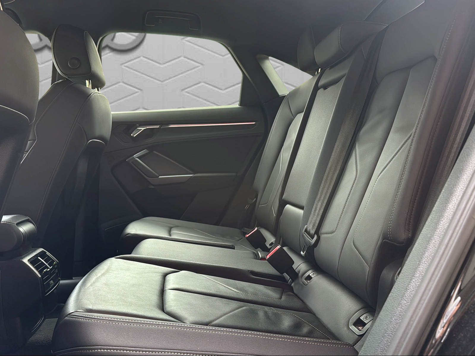 AUDI Q3 Sportback 45 TFSI S line quattro S-tronic-image-15