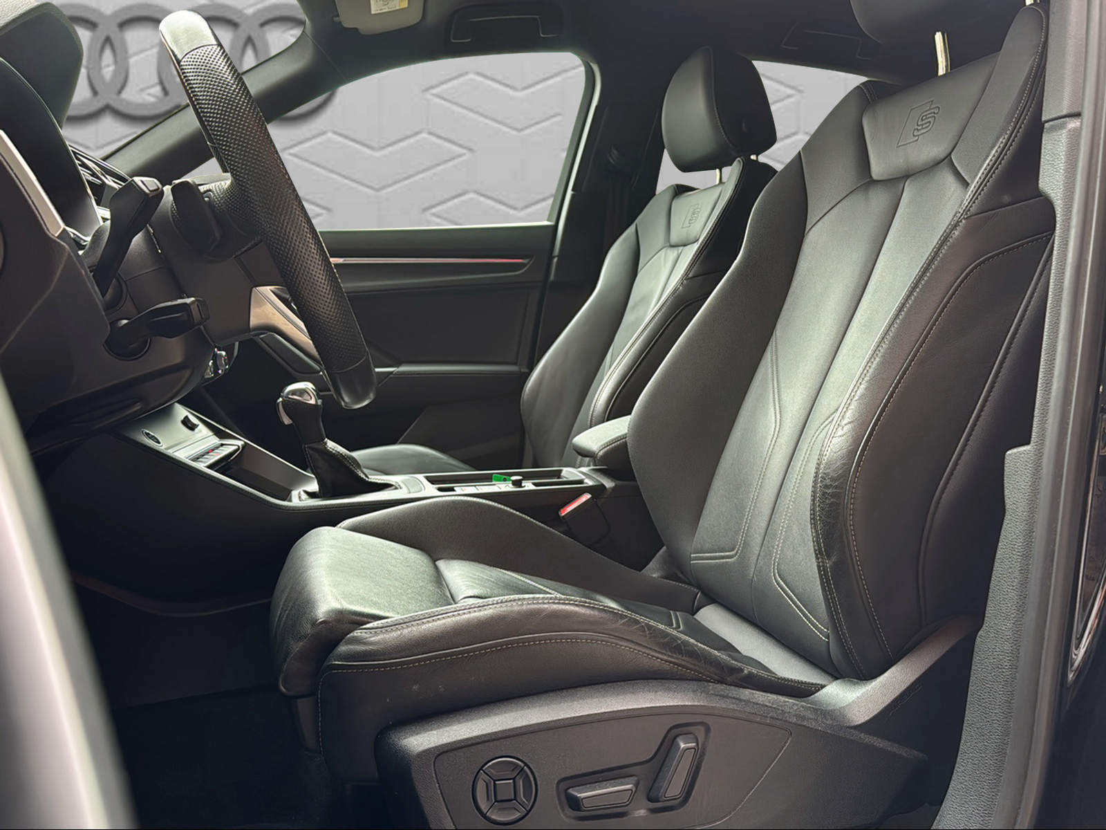 AUDI Q3 Sportback 45 TFSI S line quattro S-tronic-image-10