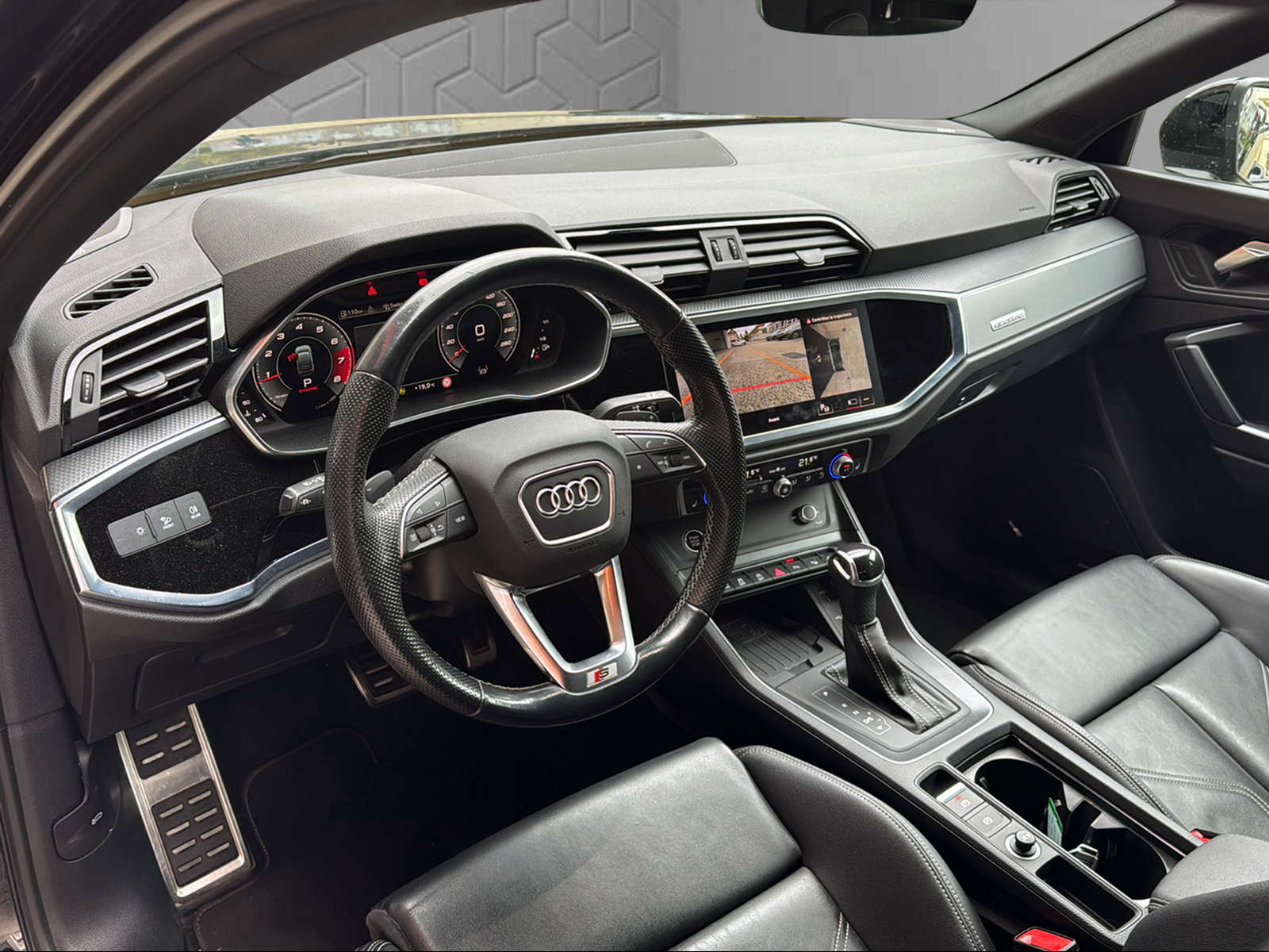 AUDI Q3 Sportback 45 TFSI S line quattro S-tronic-image-11