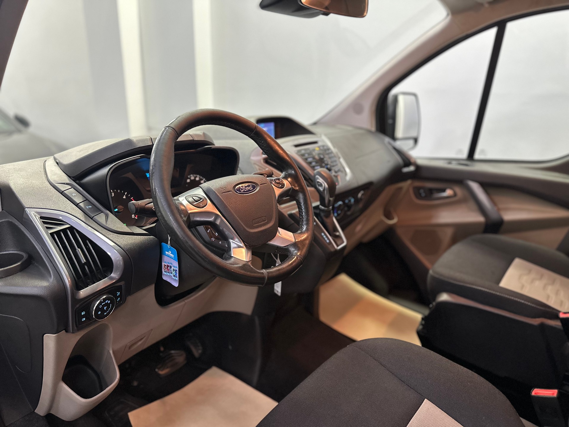 FORD Tourneo Custom 310 L2H1 Titanium SelectShift A-image-7