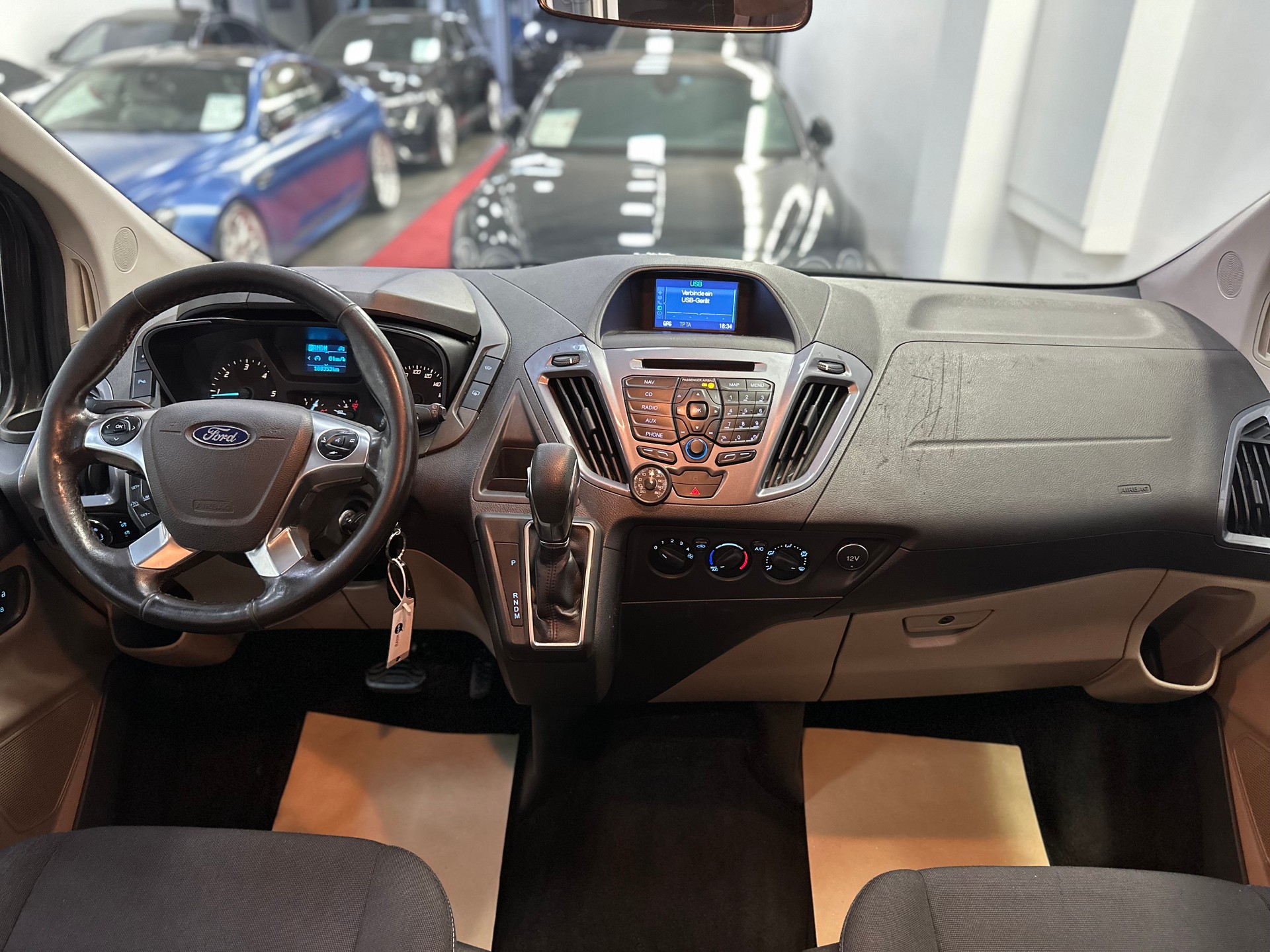 FORD Tourneo Custom 310 L2H1 Titanium SelectShift A-image-10