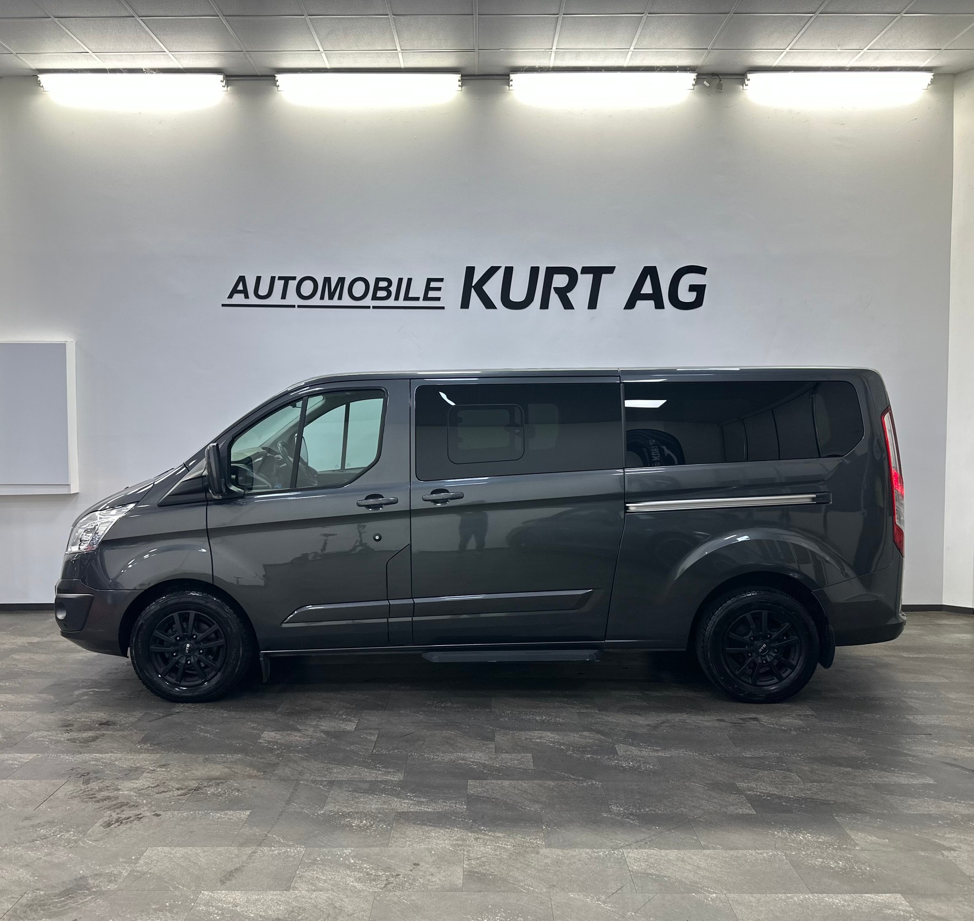 FORD Tourneo Custom 310 L2H1 Titanium SelectShift A-image-2