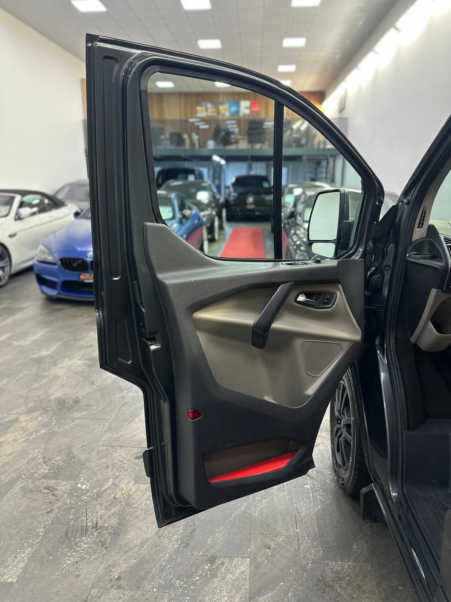 FORD Tourneo Custom 310 L2H1 Titanium SelectShift A-image-14