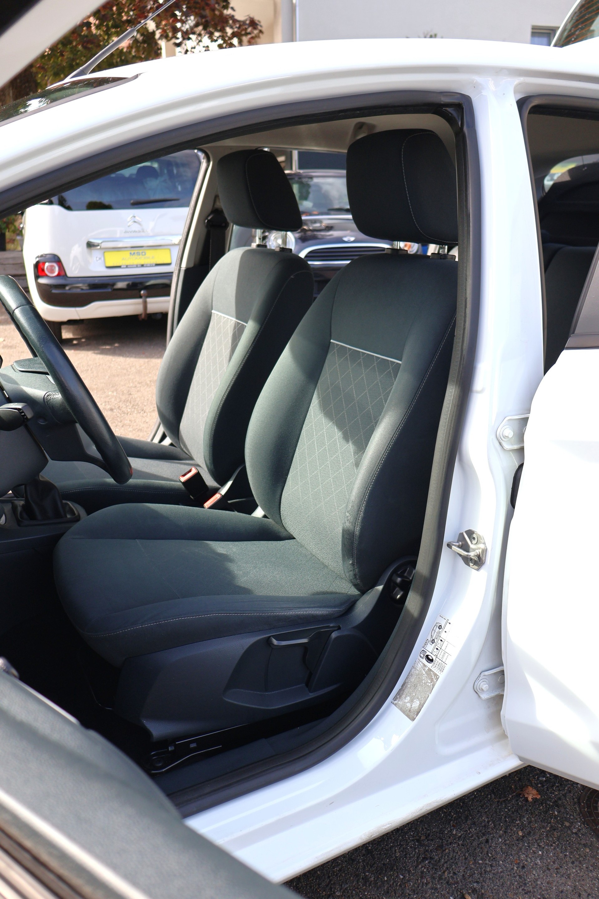 FORD Fiesta 1.25 16V Ambiente-image-10