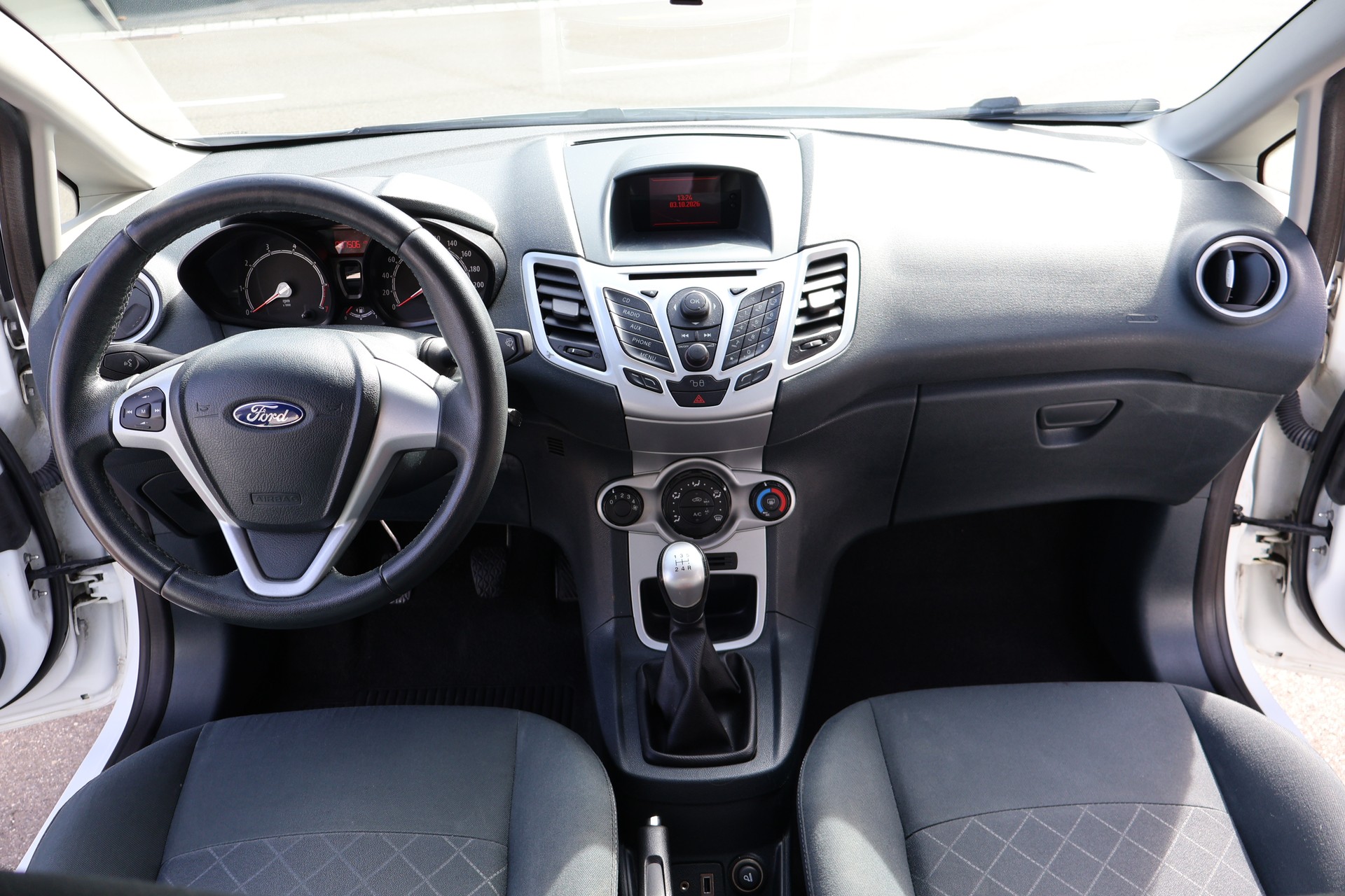 FORD Fiesta 1.25 16V Ambiente-image-13