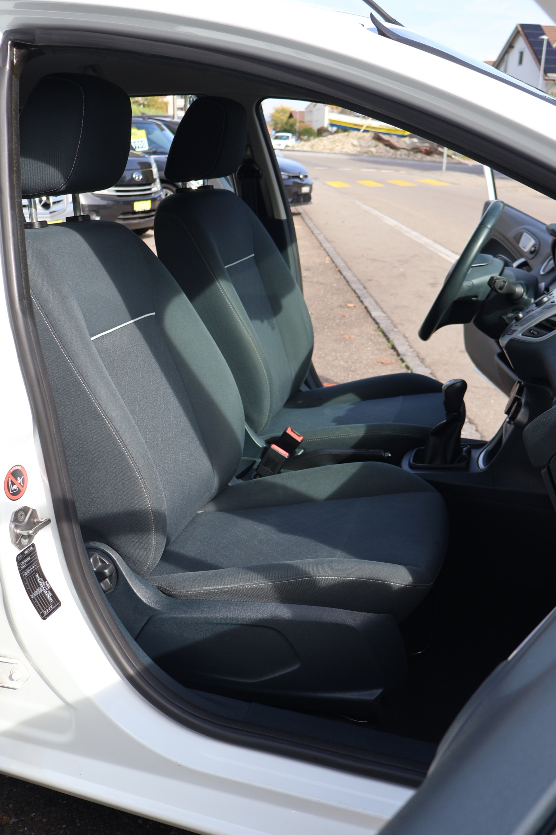 FORD Fiesta 1.25 16V Ambiente-image-12