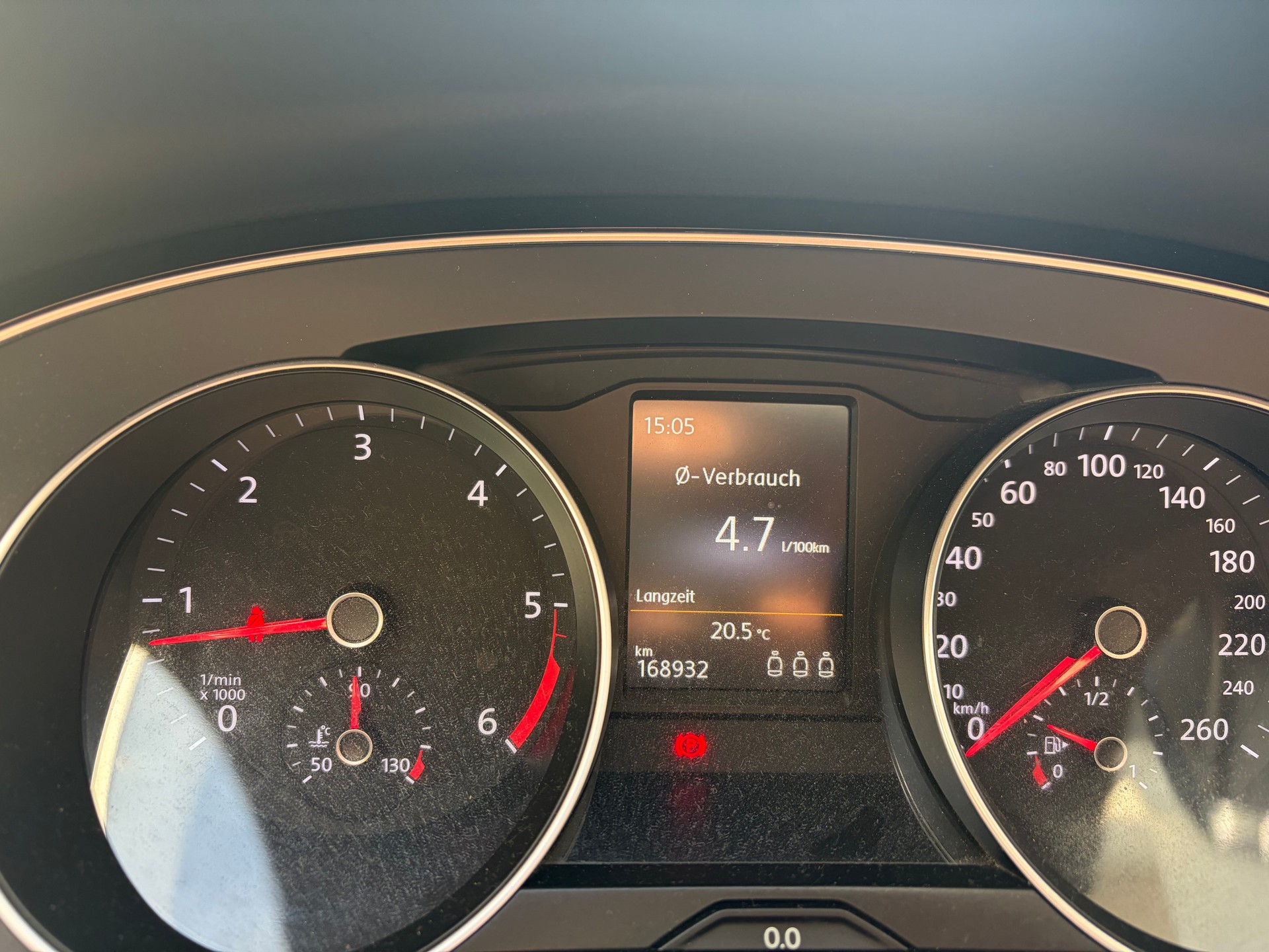 VW 2.0 TDI 150 R Line Highline-image-4