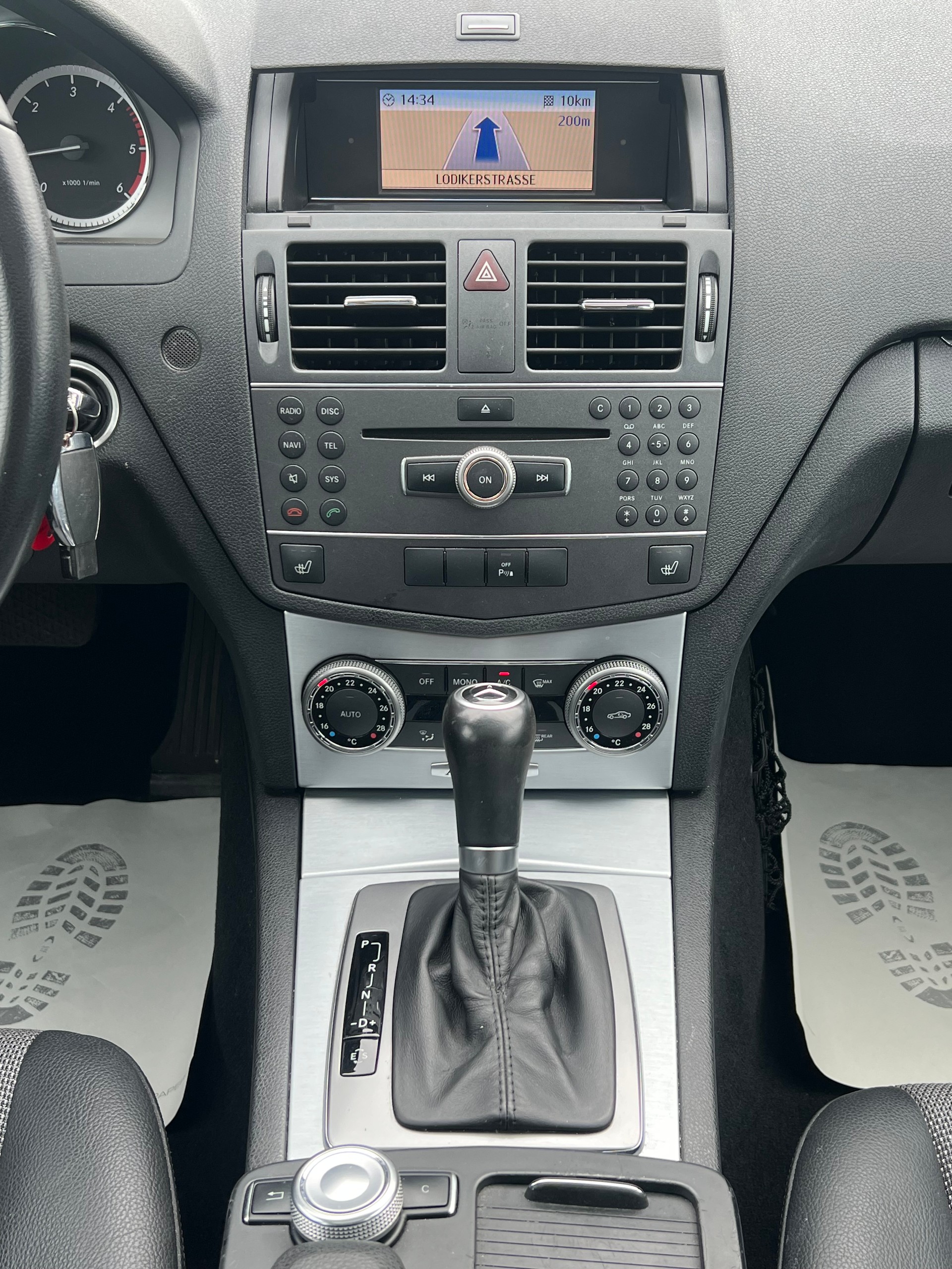 MERCEDES-BENZ C 220 CDI BlueEfficiency Avantgarde Automatic-image-11