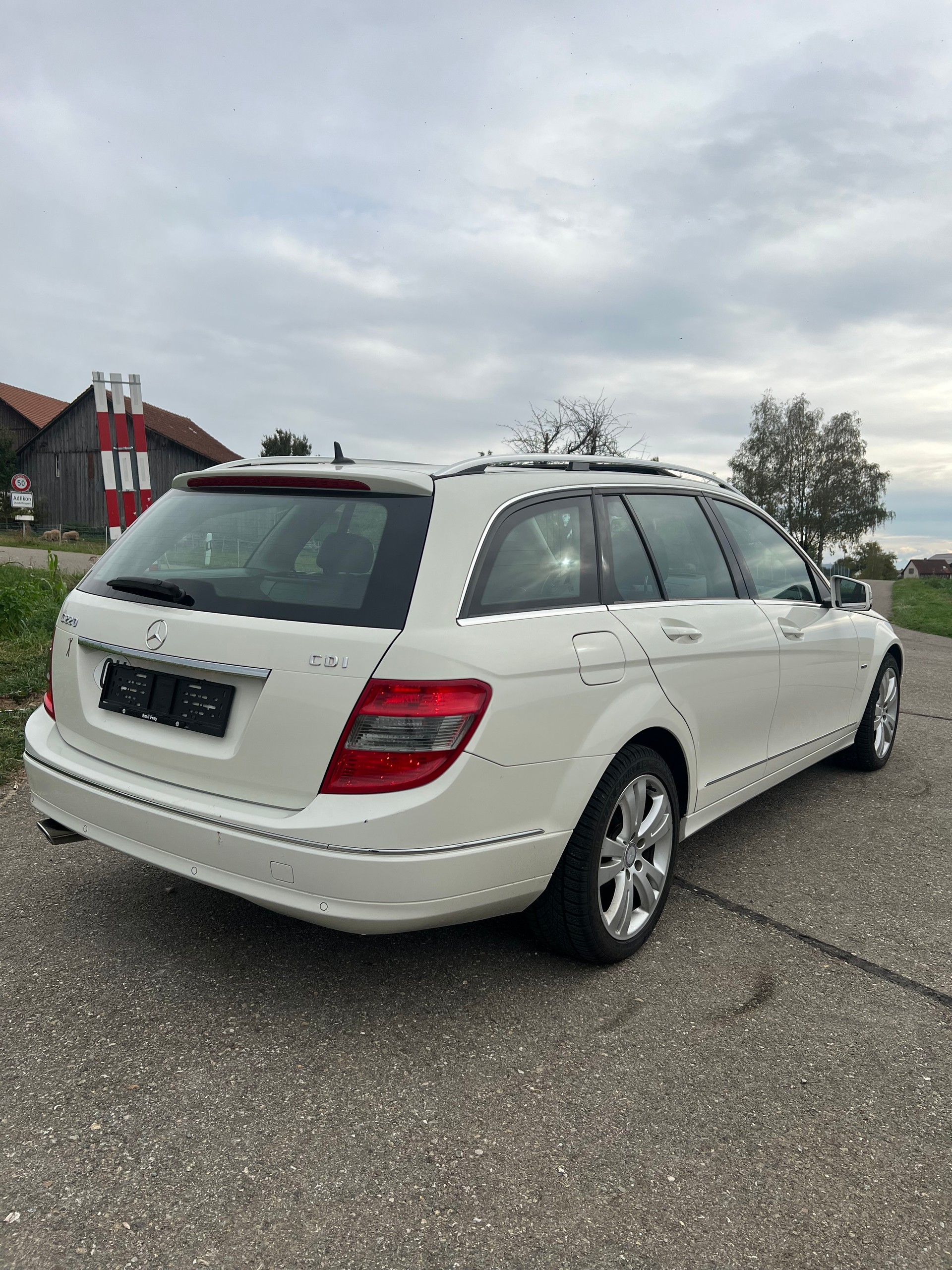 MERCEDES-BENZ C 220 CDI BlueEfficiency Avantgarde Automatic-image-3