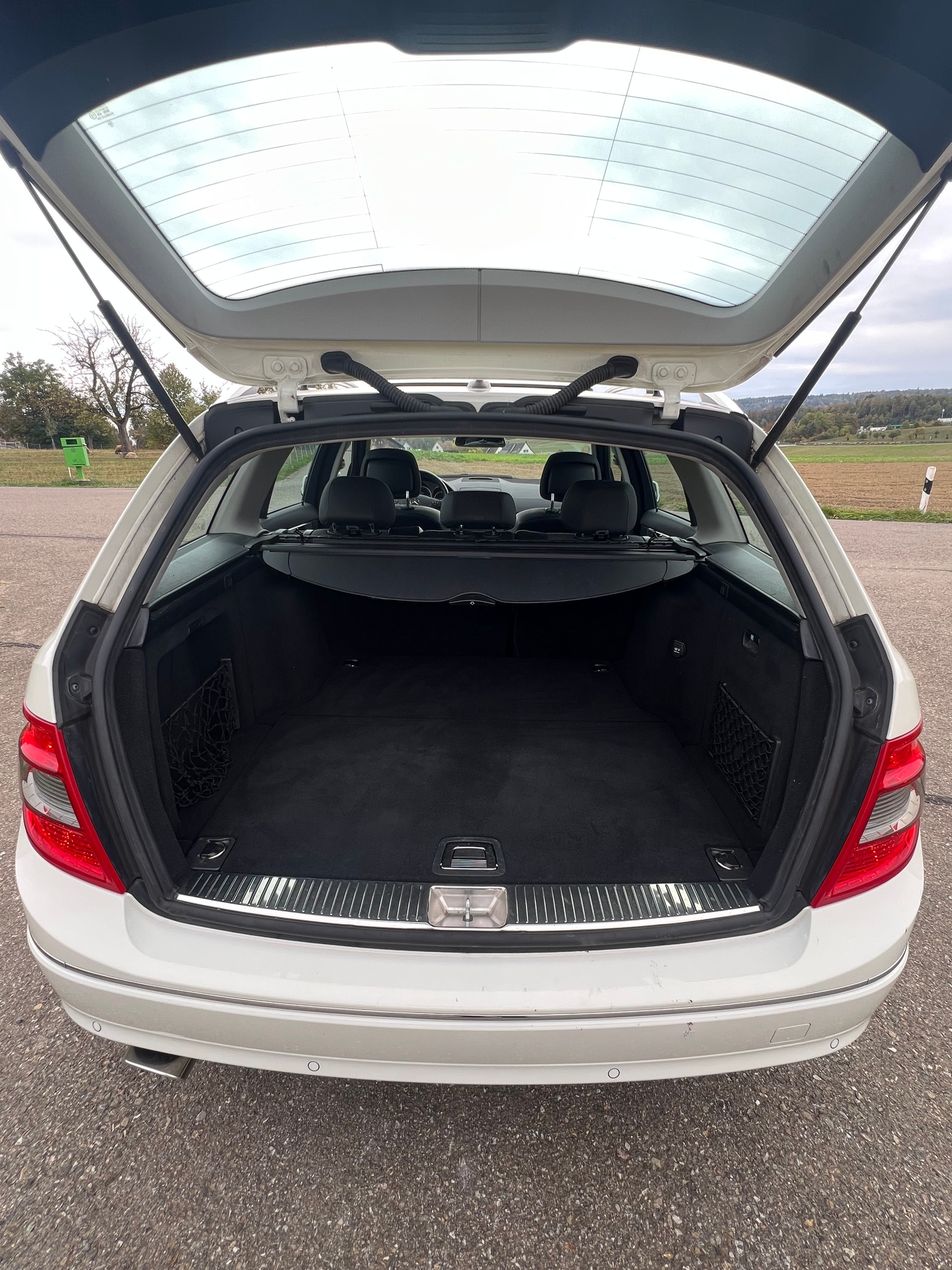 MERCEDES-BENZ C 220 CDI BlueEfficiency Avantgarde Automatic-image-5