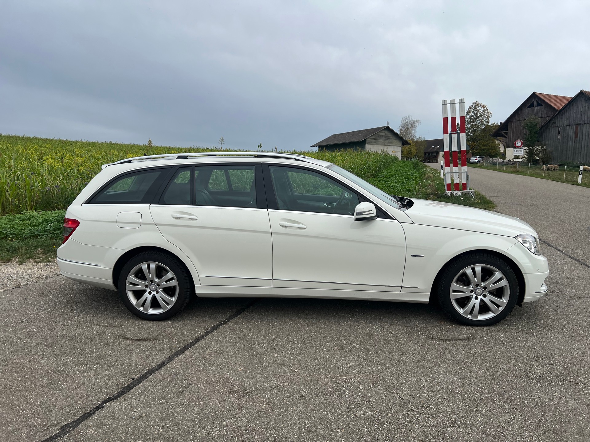 MERCEDES-BENZ C 220 CDI BlueEfficiency Avantgarde Automatic-image-2