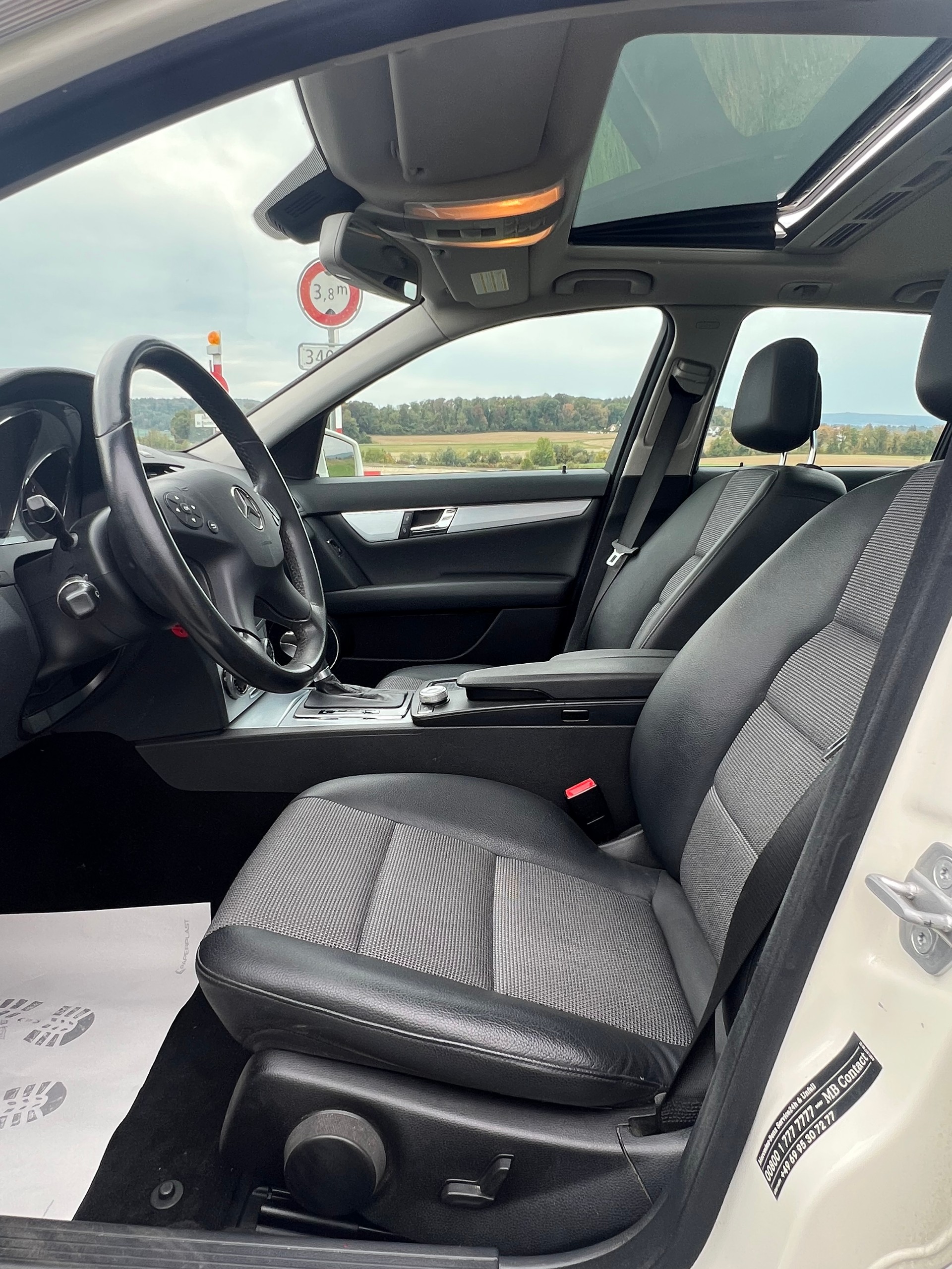 MERCEDES-BENZ C 220 CDI BlueEfficiency Avantgarde Automatic-image-9
