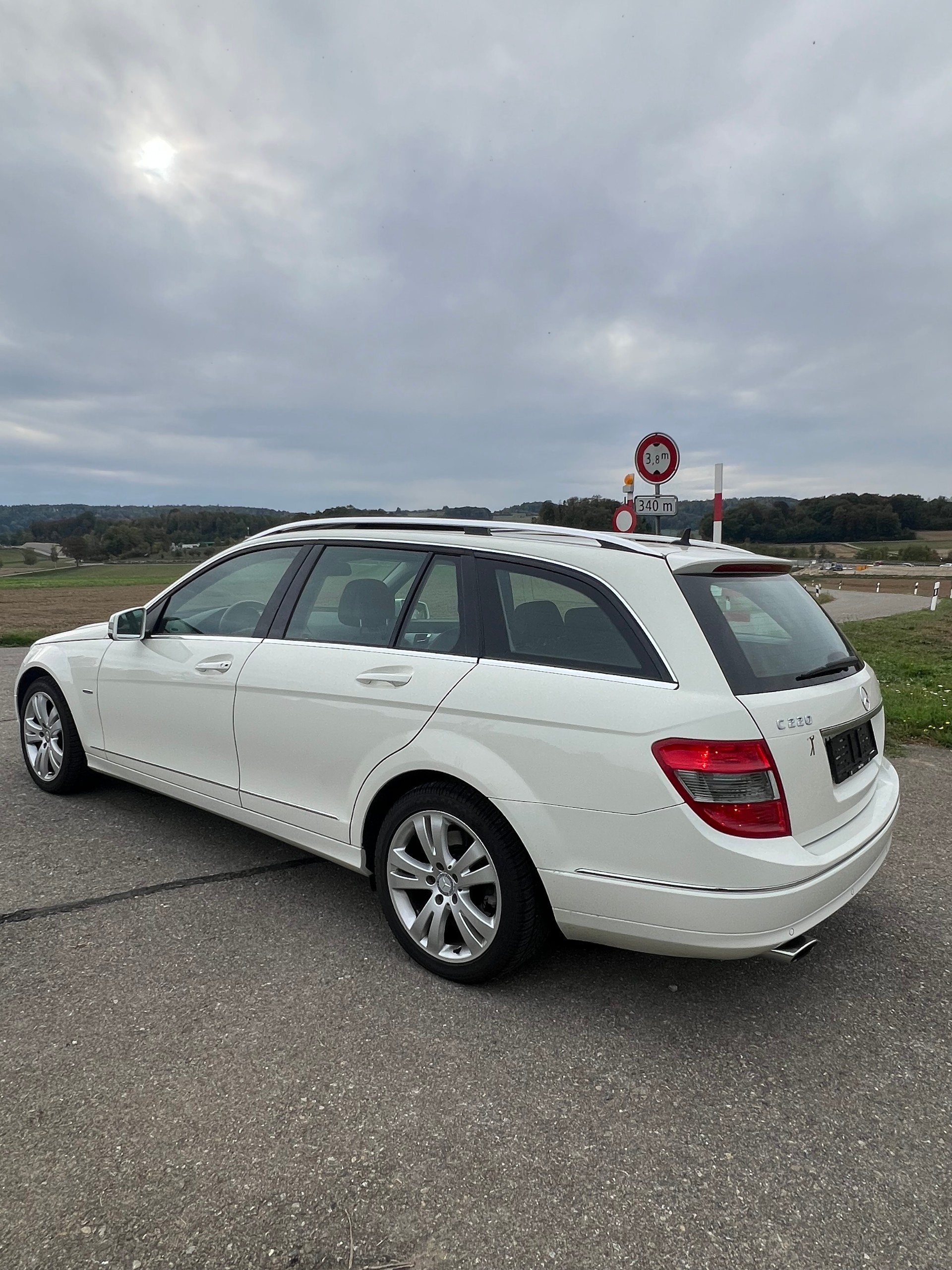 MERCEDES-BENZ C 220 CDI BlueEfficiency Avantgarde Automatic-image-6