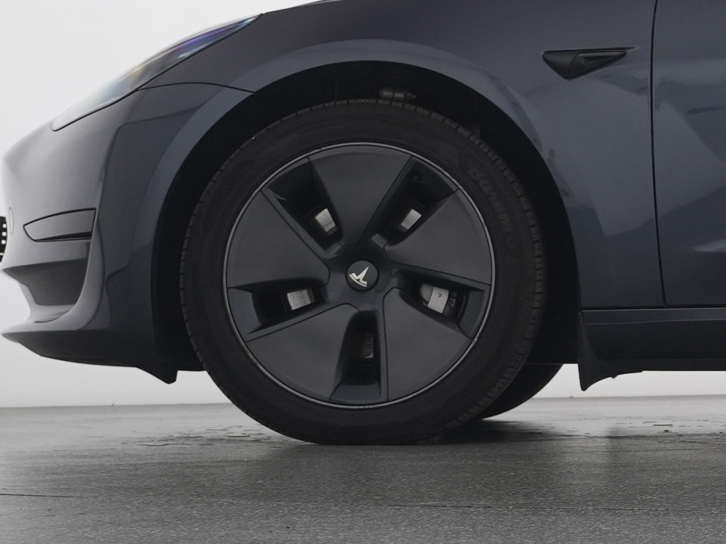 TESLA Model 3 Standard Range RWD-image-4