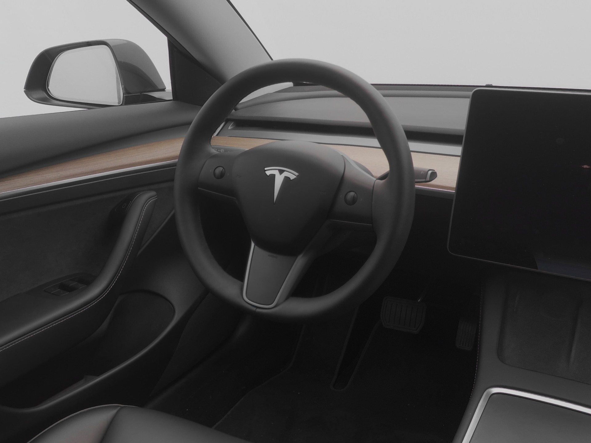 TESLA Model 3 Standard Range RWD-image-5