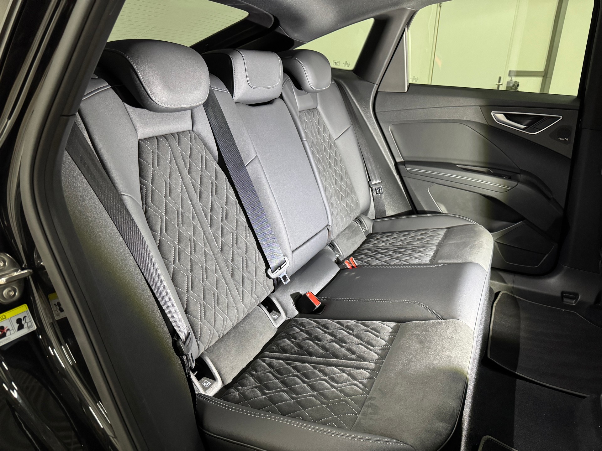 AUDI Q4 Sportback e-tron 50 S-Line quattro Black-Optik 300PS / Wärmepumpe-image-9