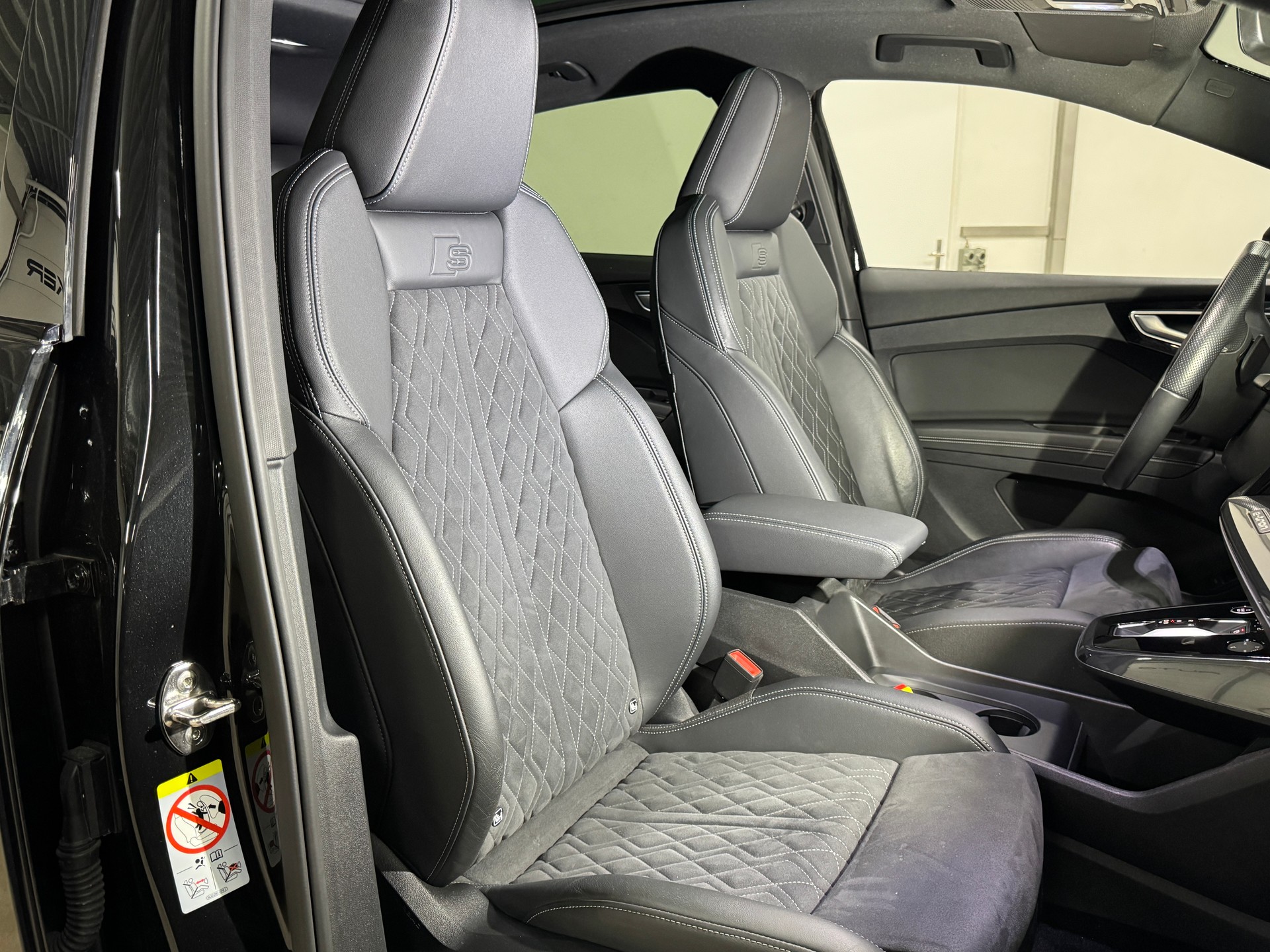 AUDI Q4 Sportback e-tron 50 S-Line quattro Black-Optik 300PS / Wärmepumpe-image-6