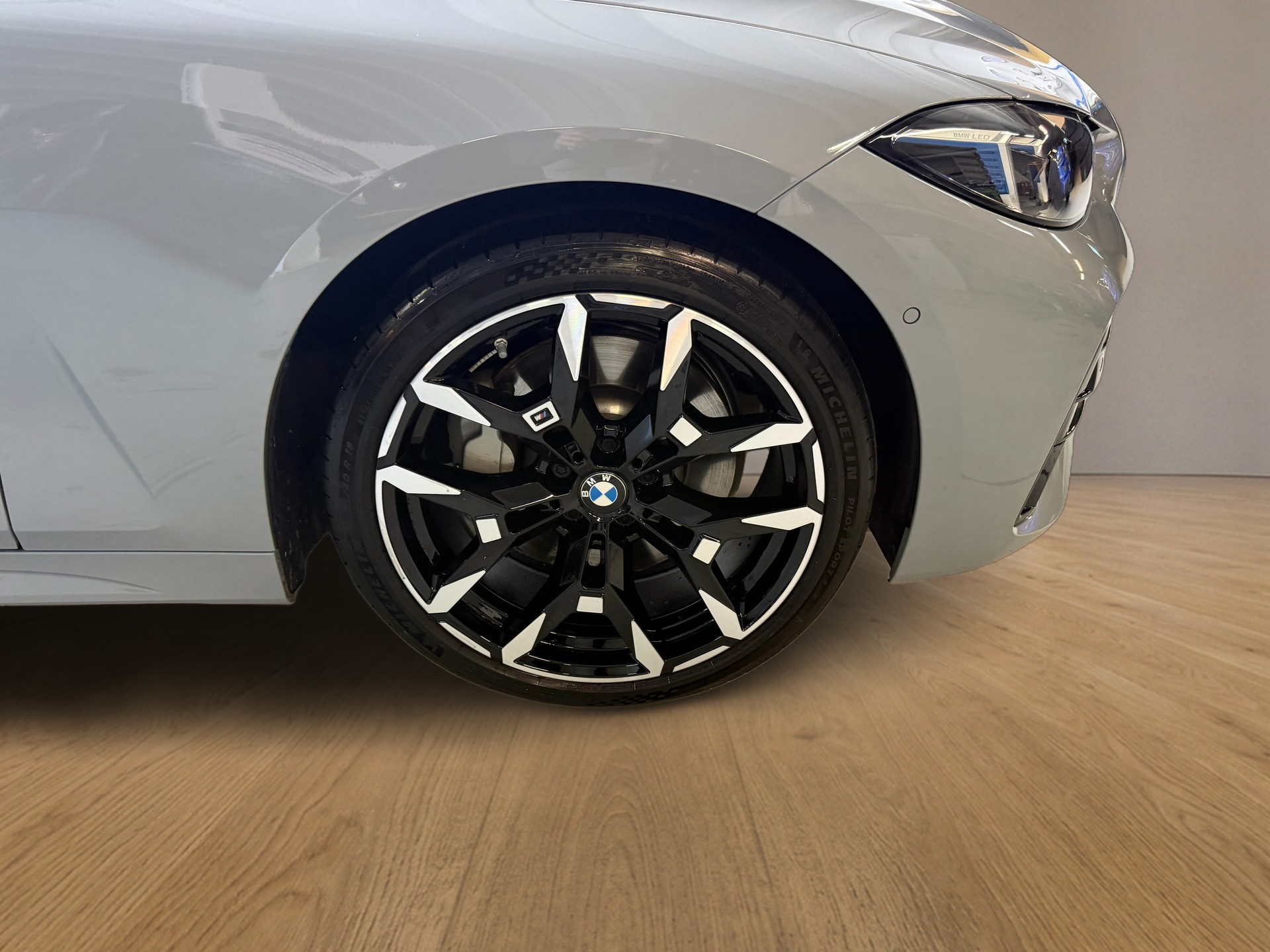 BMW 430i xDrive Cabriolet M Sport Steptronic-image-8